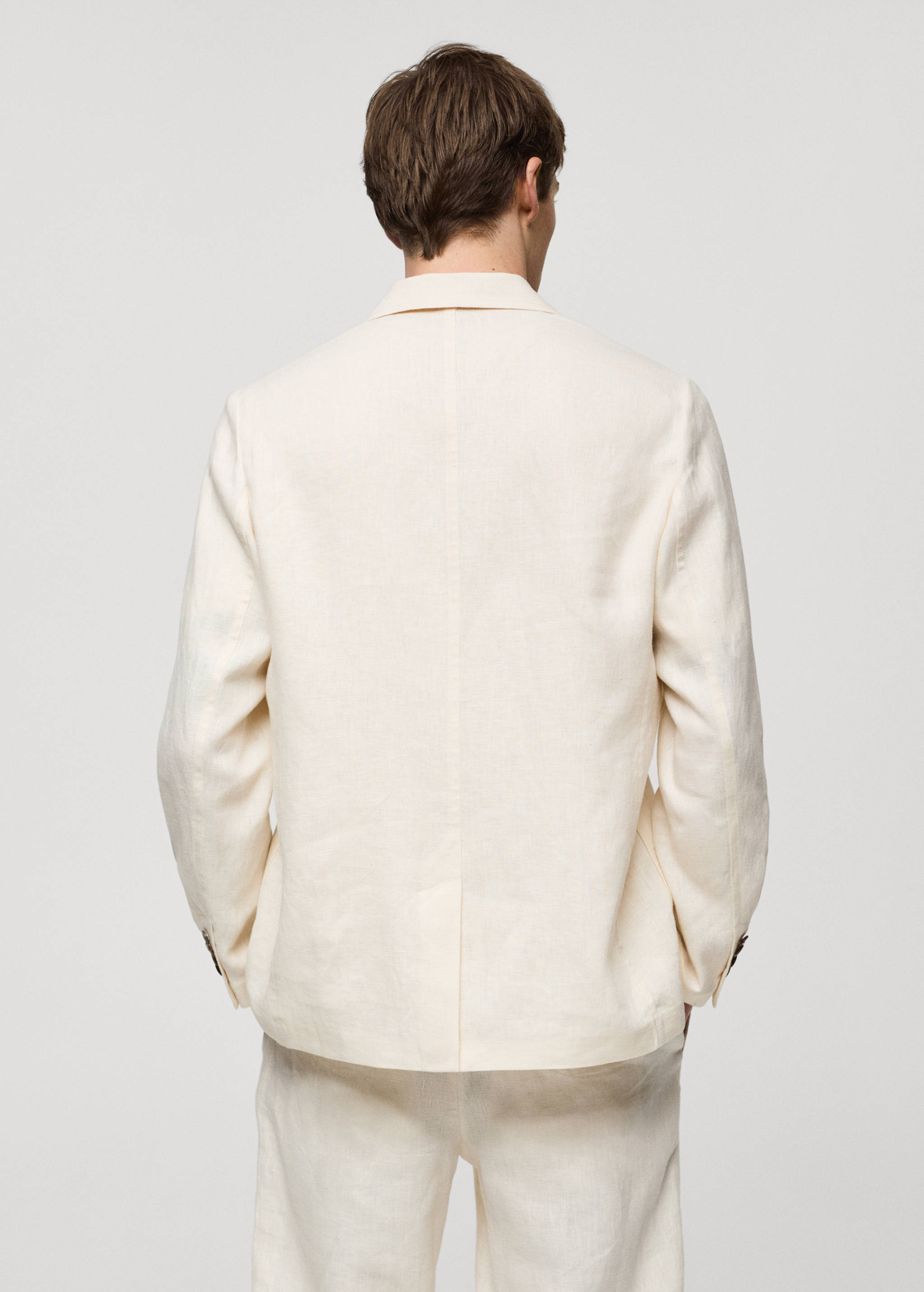 100% relaxed-firt linen jacket with pockets - Reverse of the article