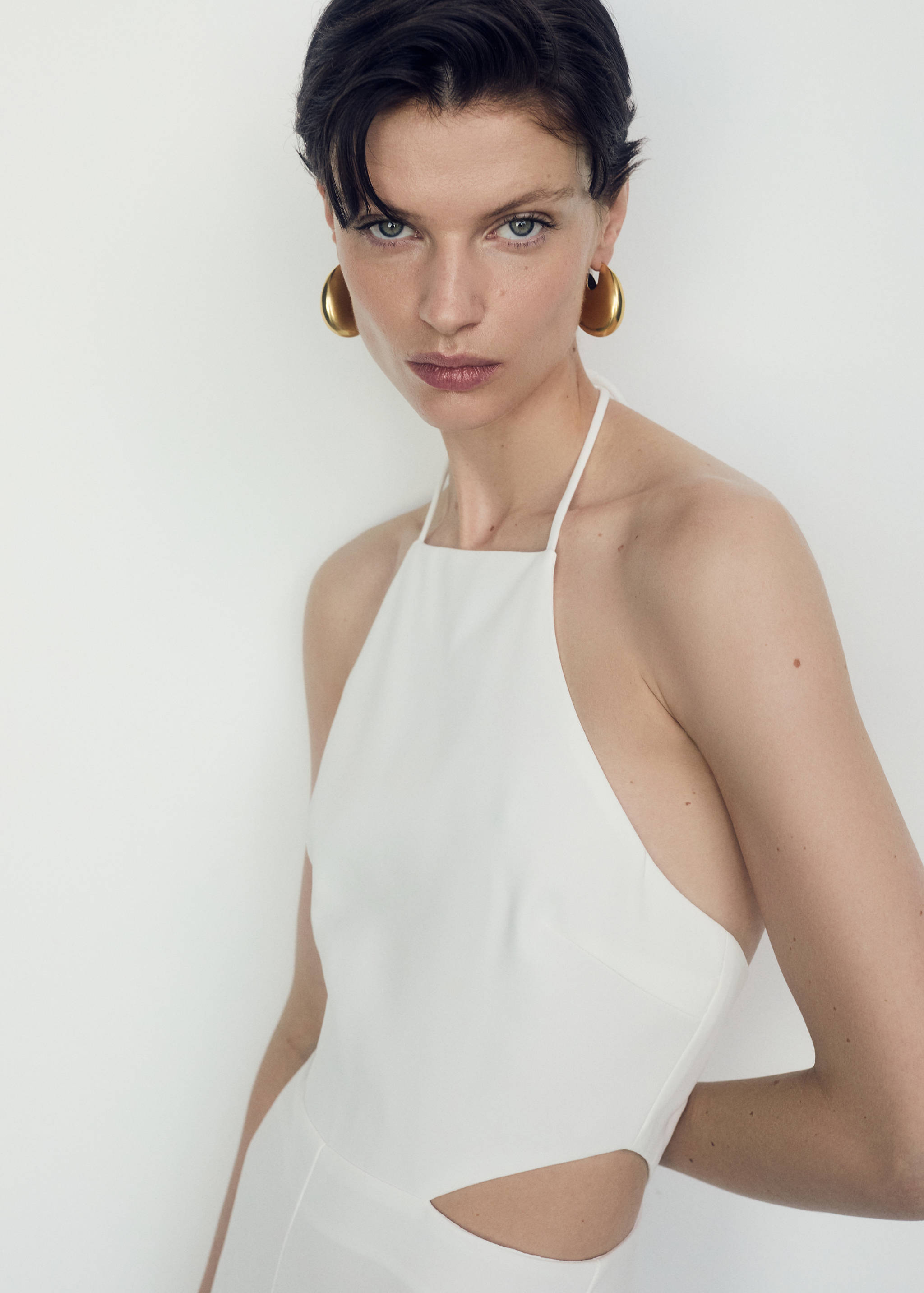 Halter-neck jumpsuit with slits - Details of the article 1