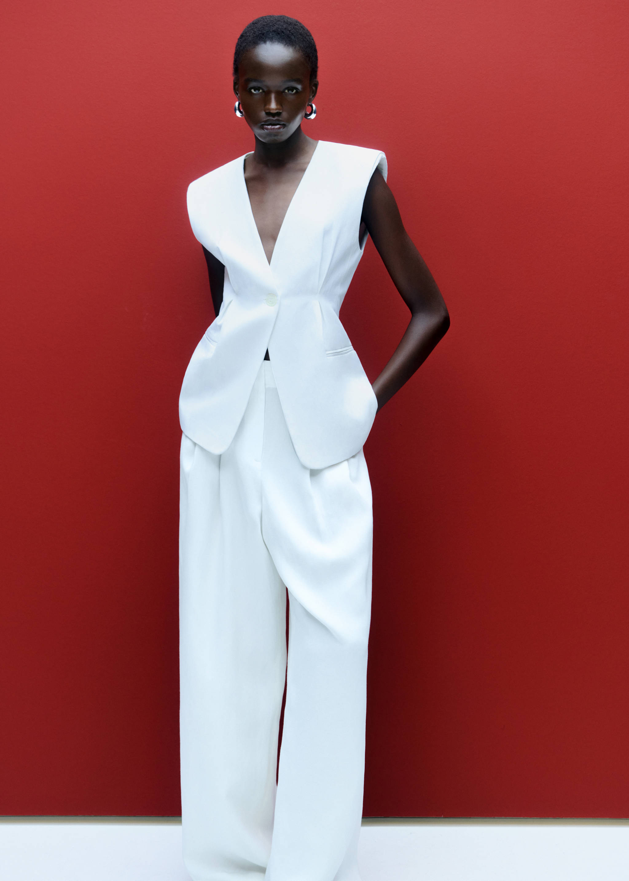 Long vest with buttons - Details of the article 7