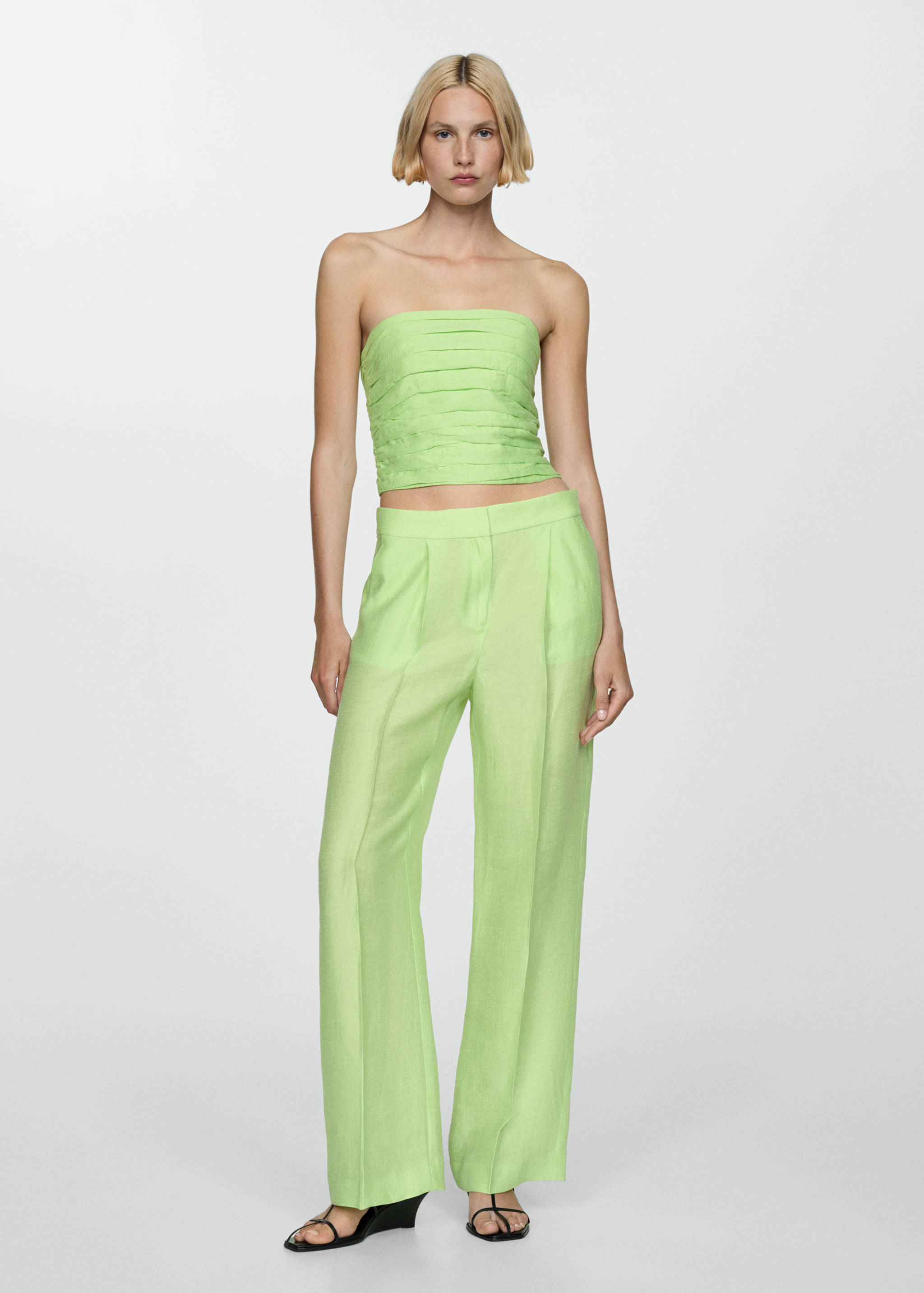 Top crop drapeado - Plano general