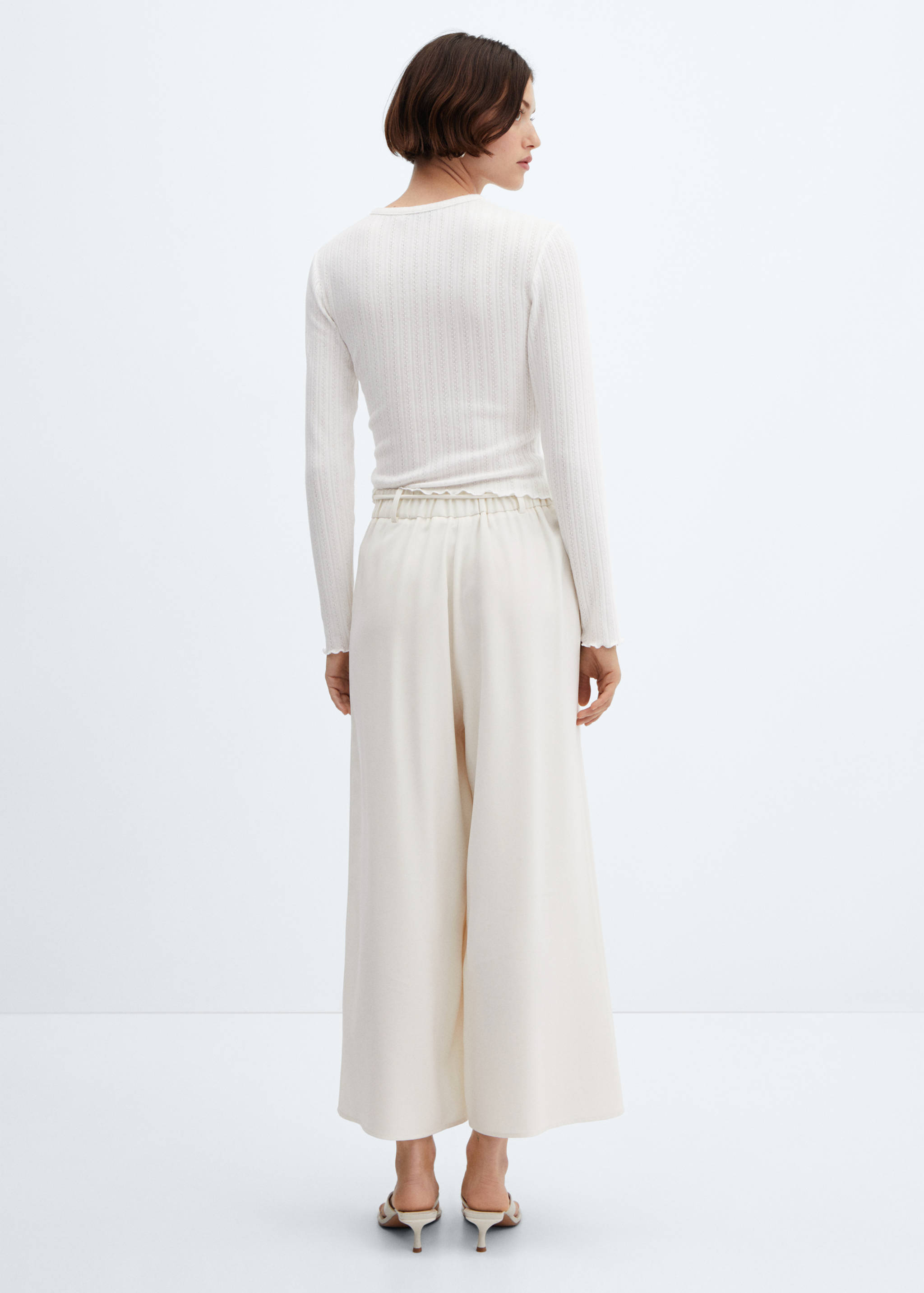 Wide leg trousers with belt - Reverse of the article
