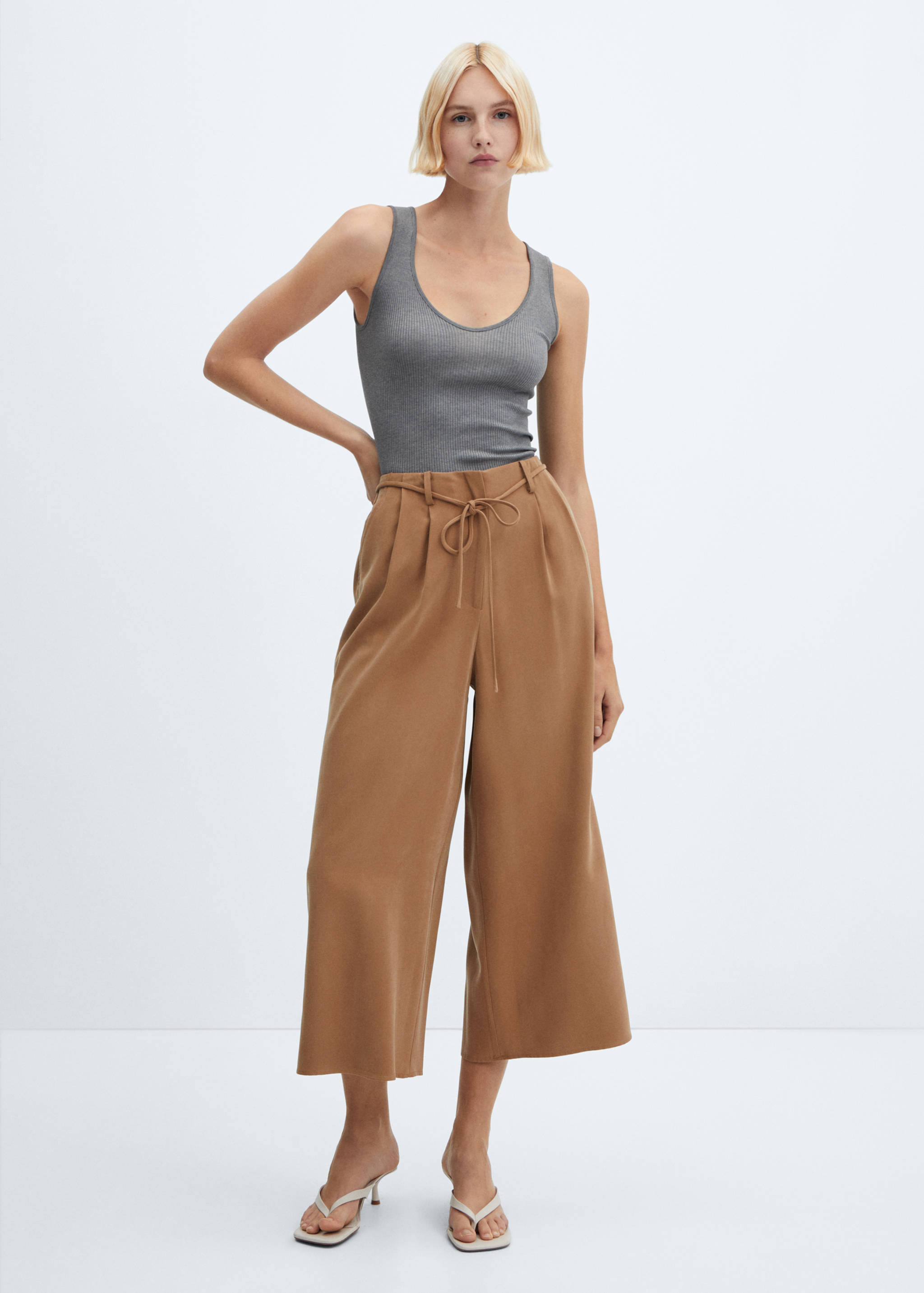 Wide leg trousers with belt - General plane