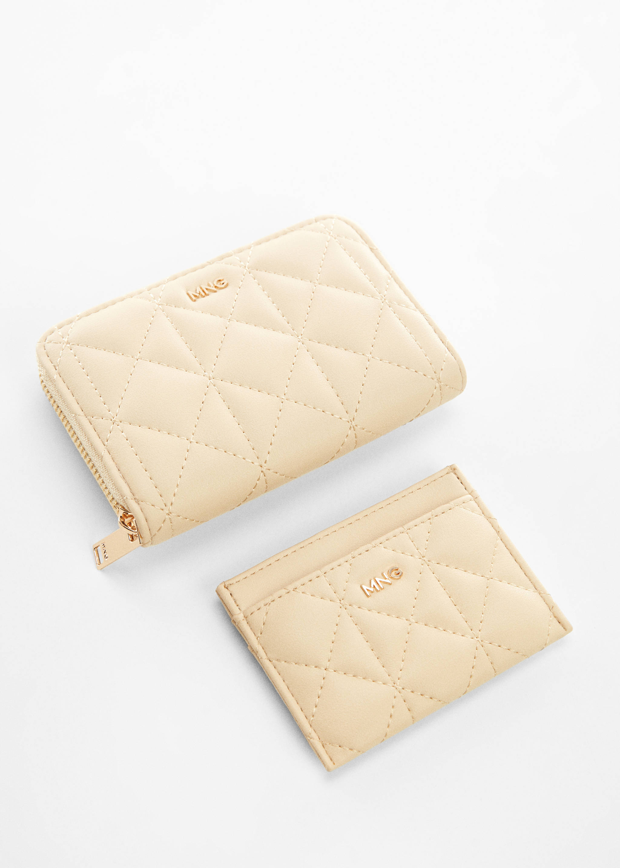 Quilted cardholder with logo - Details of the article 2