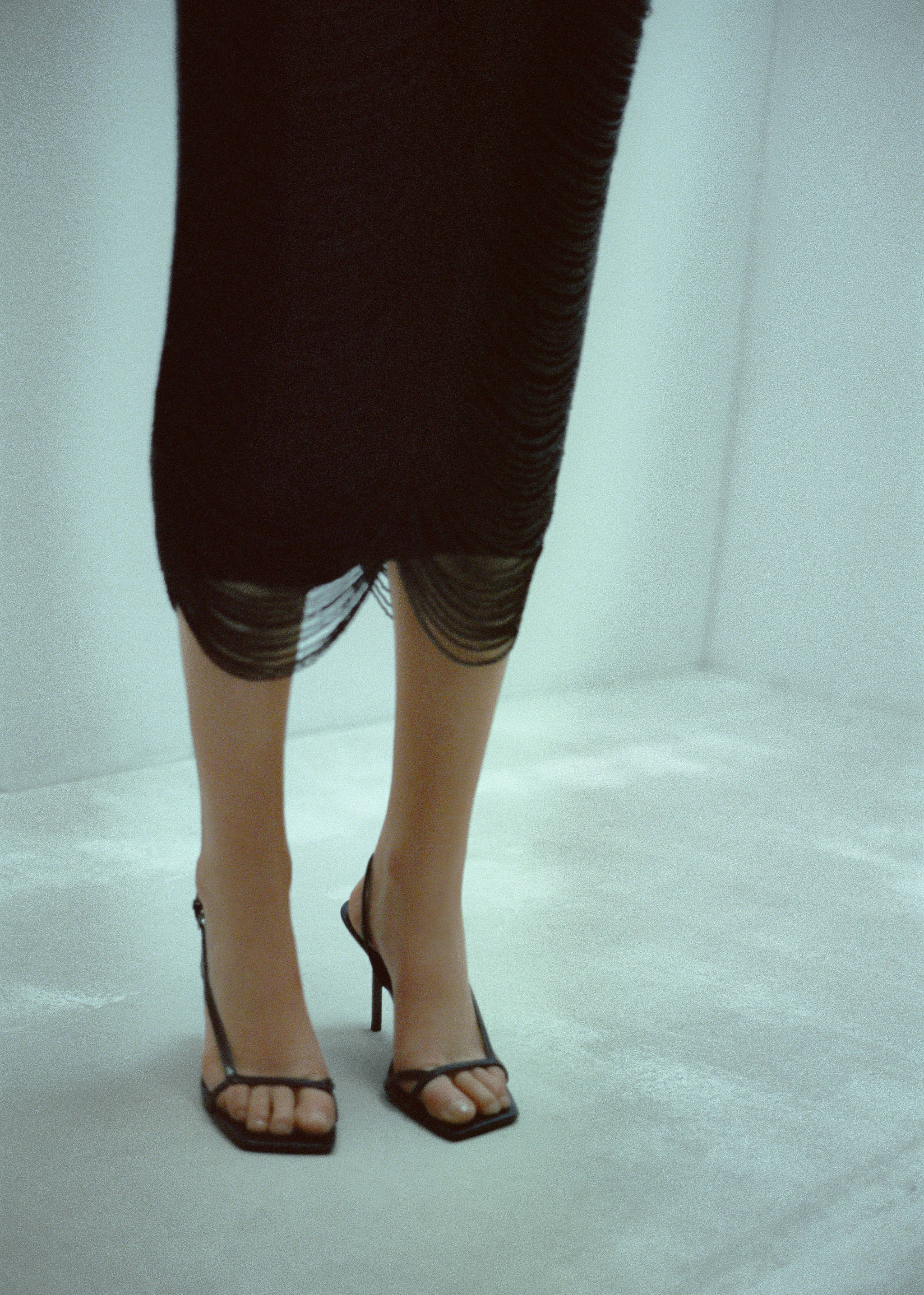 Leather straps sandals - General plane