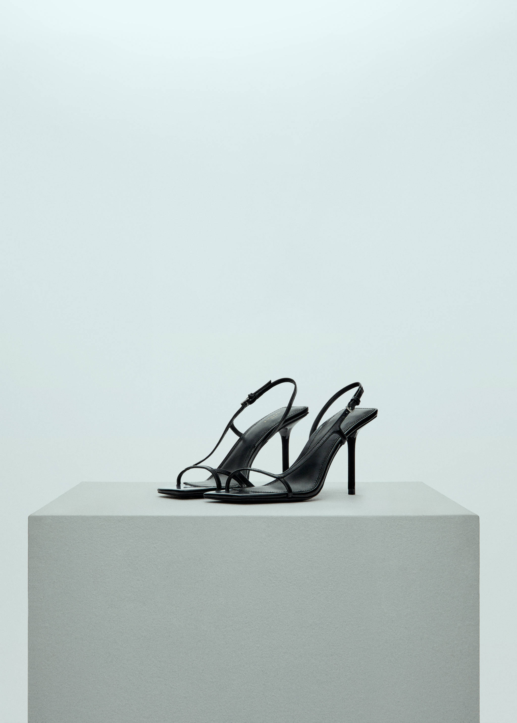 Leather straps sandals - Medium plane