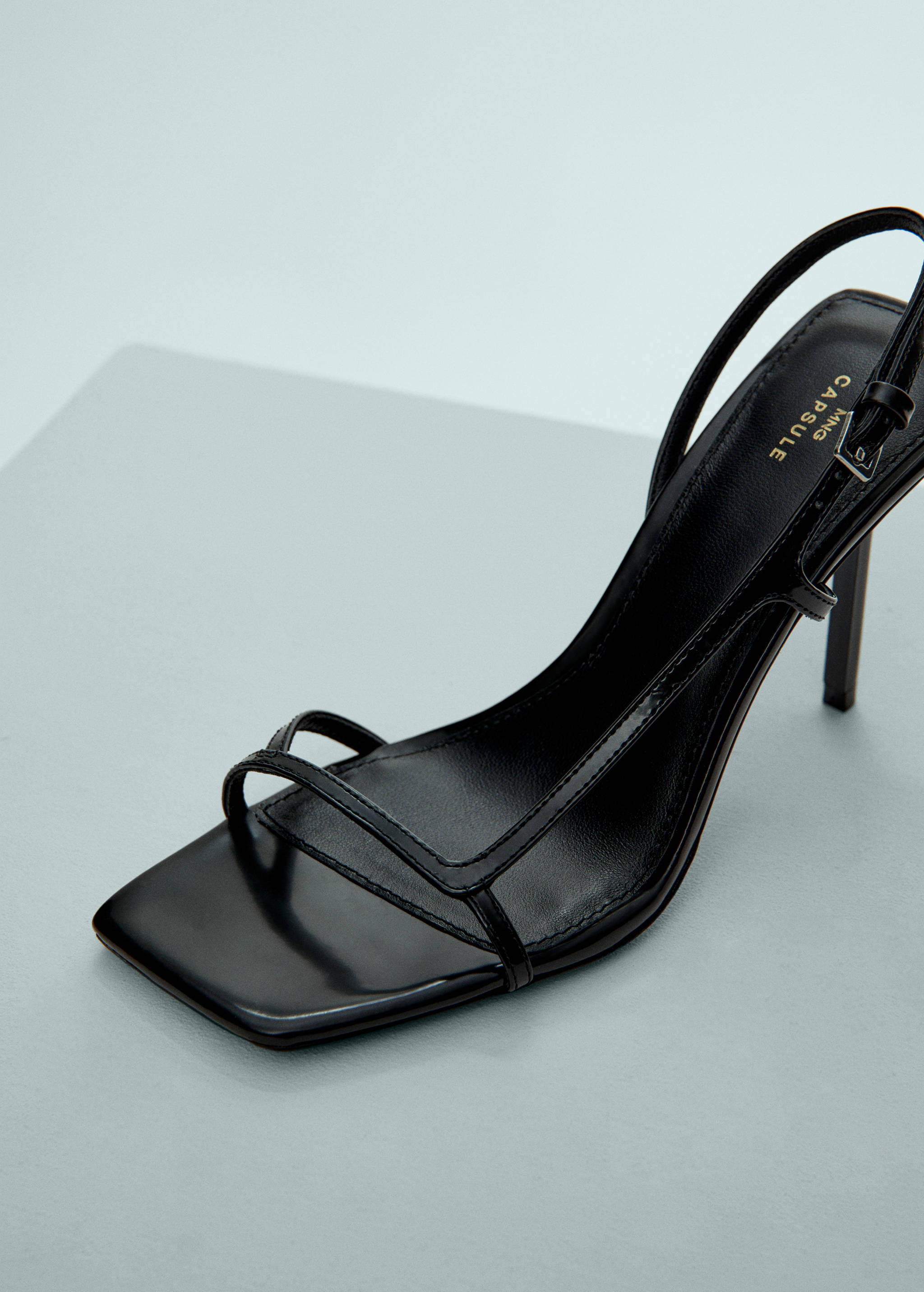 Leather straps sandals - Details of the article 1