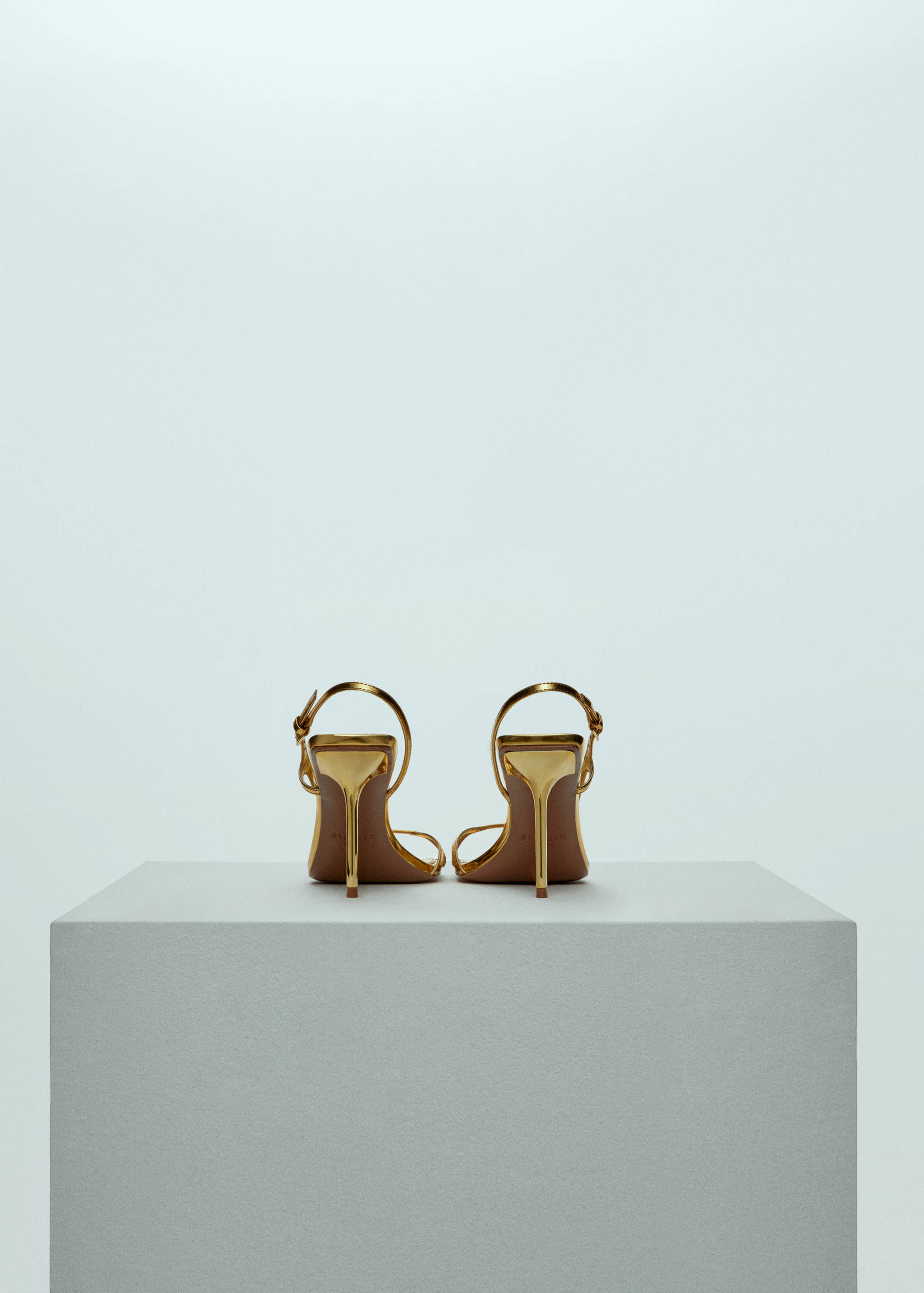 Leather straps sandals - Details of the article 3