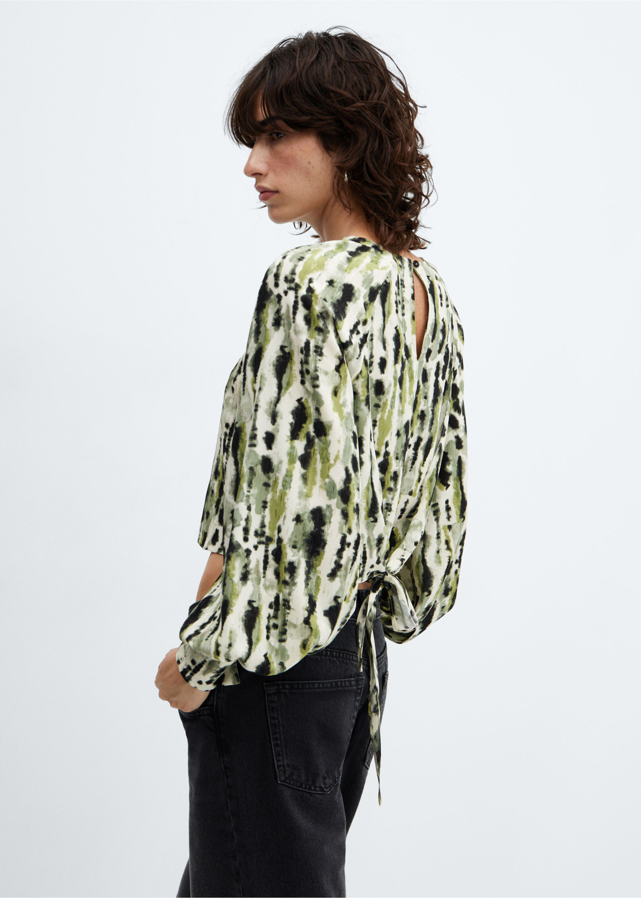 Bedruckte Bluse mit Schleife - Detail des Artikels 2