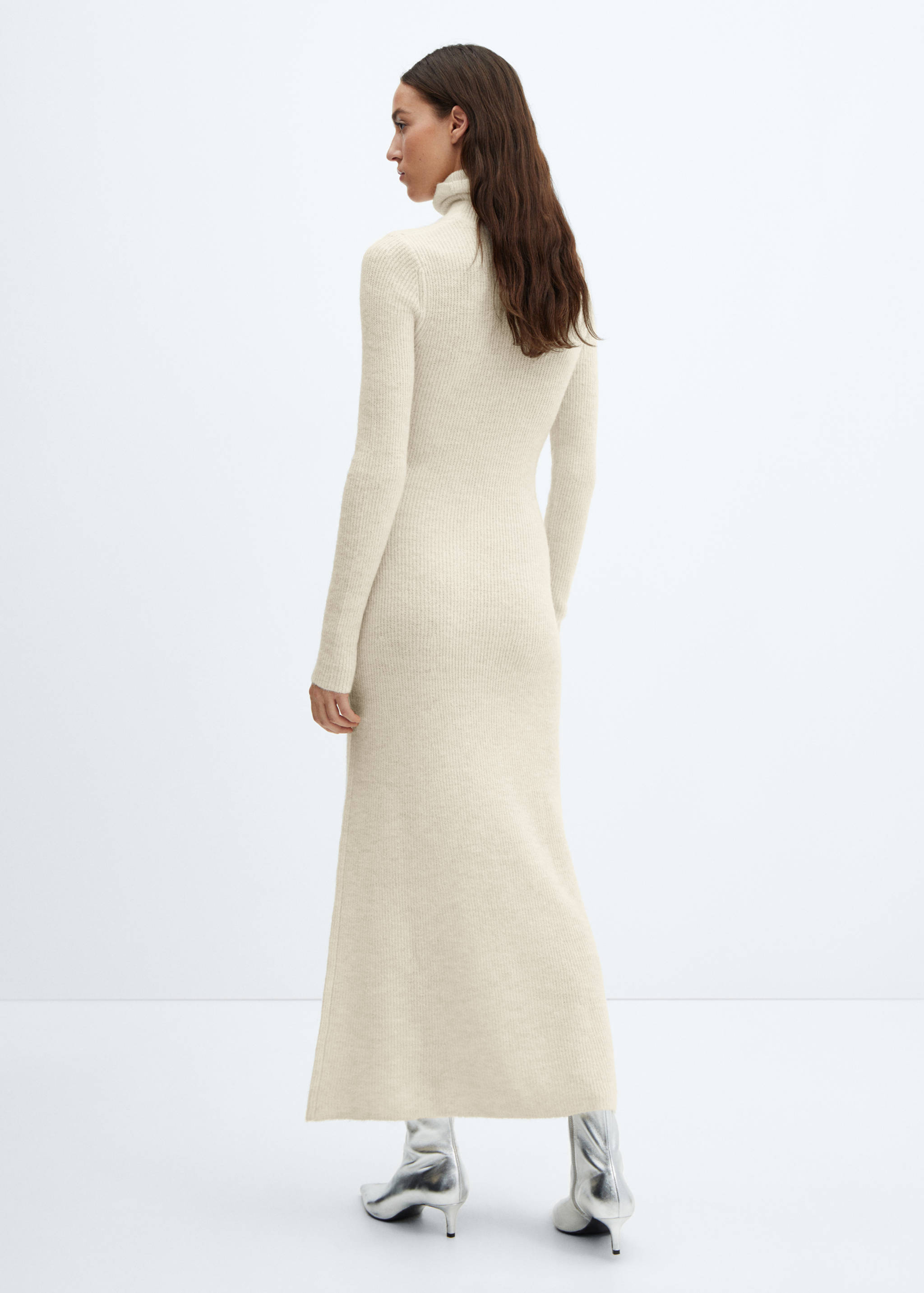 Strickkleid mit Rollkragen - Rückseite des Artikels