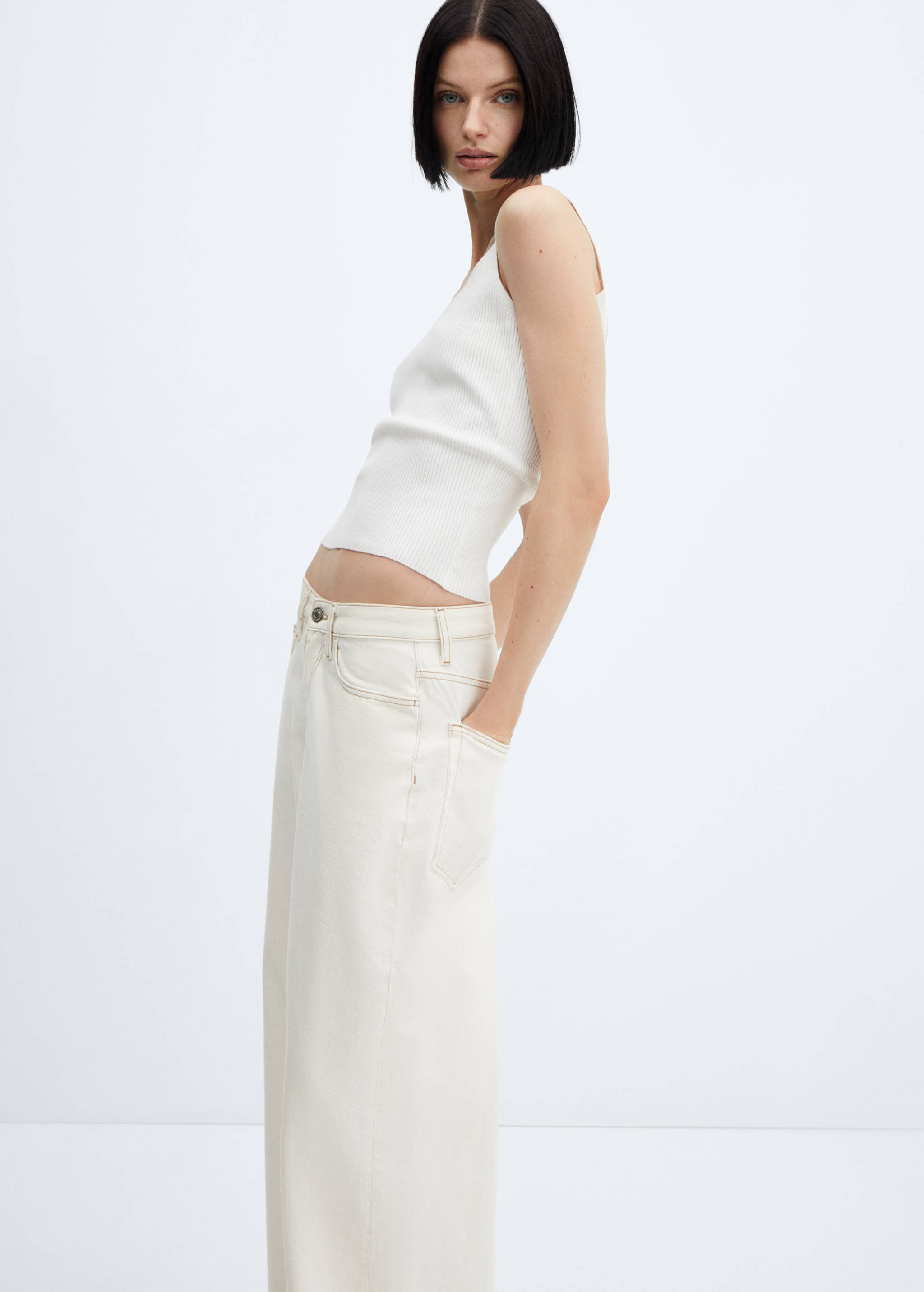 Strick-Top mit V-Ausschnitt - Mittlere Ansicht