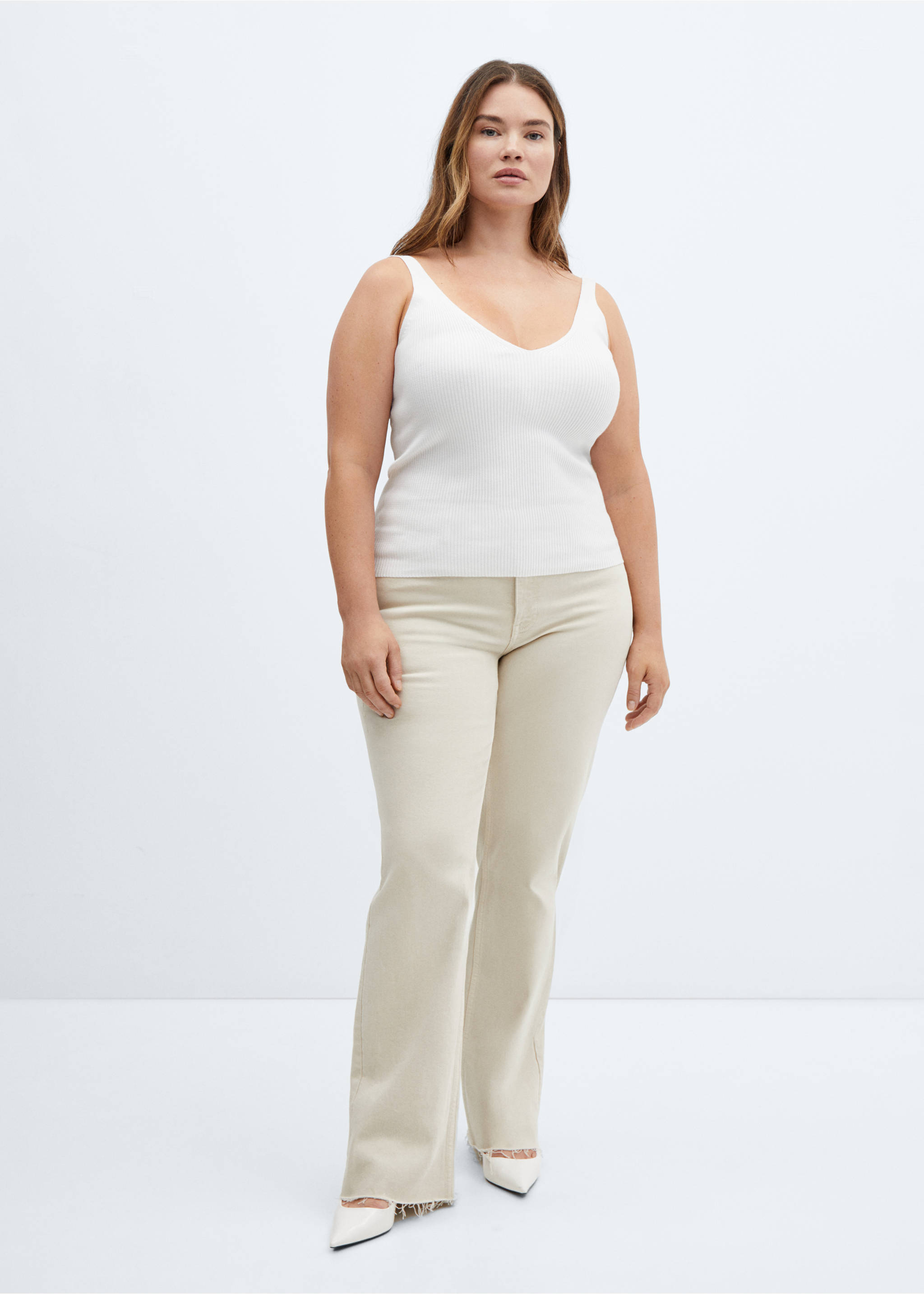 Strick-Top mit V-Ausschnitt - Detail des Artikels 3, Ecru. Ref: 67080466-00.