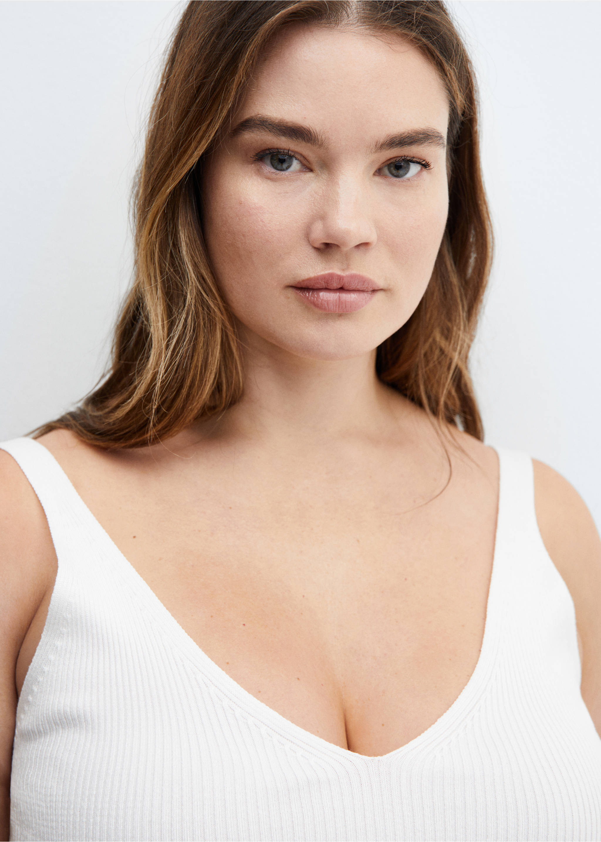 Strick-Top mit V-Ausschnitt - Detail des Artikels 4, Ecru. Ref: 67080466-00.