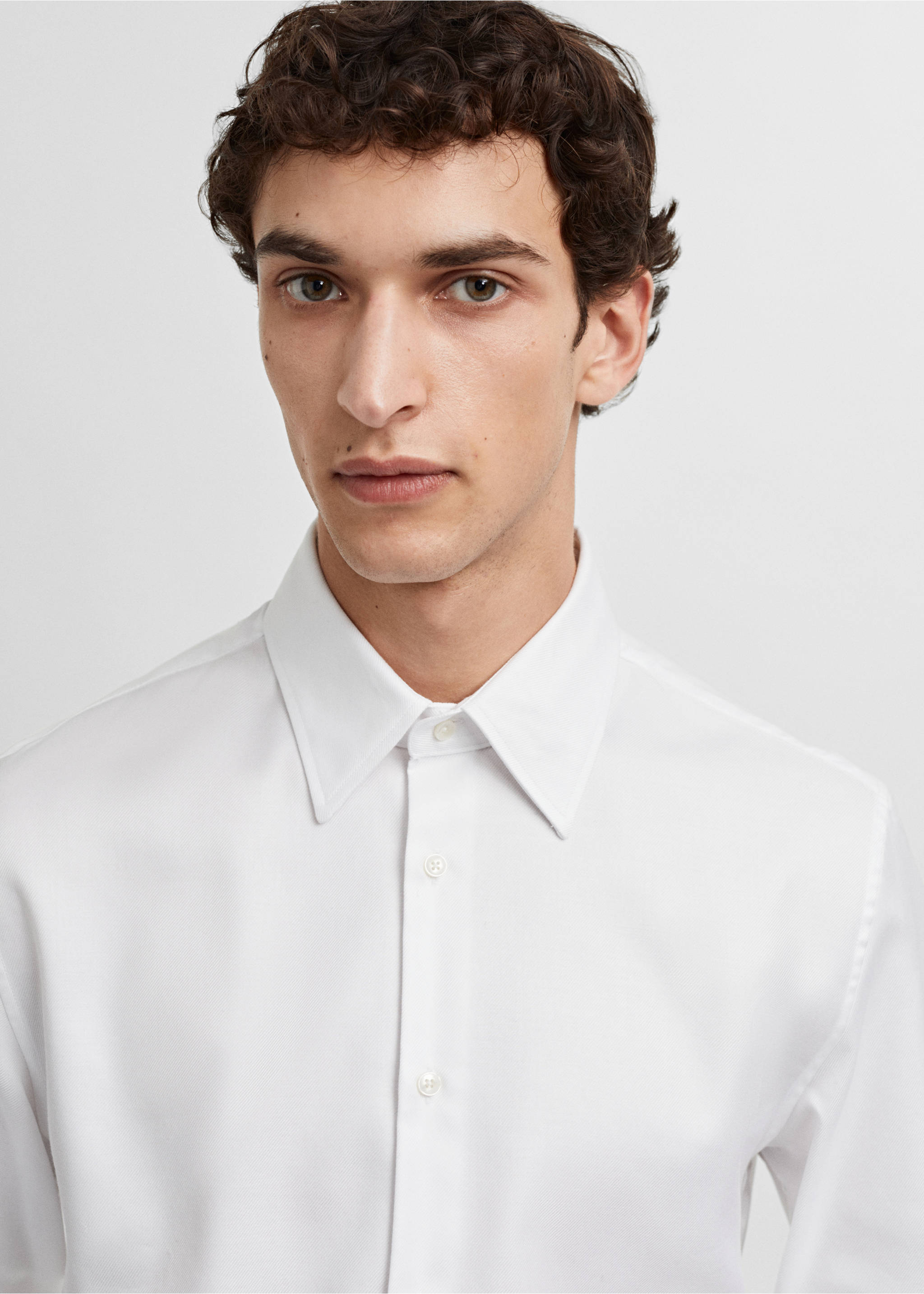 Regular-fit structured suit shirt - Details of the article 1, White. Ref: 67080622-00.
