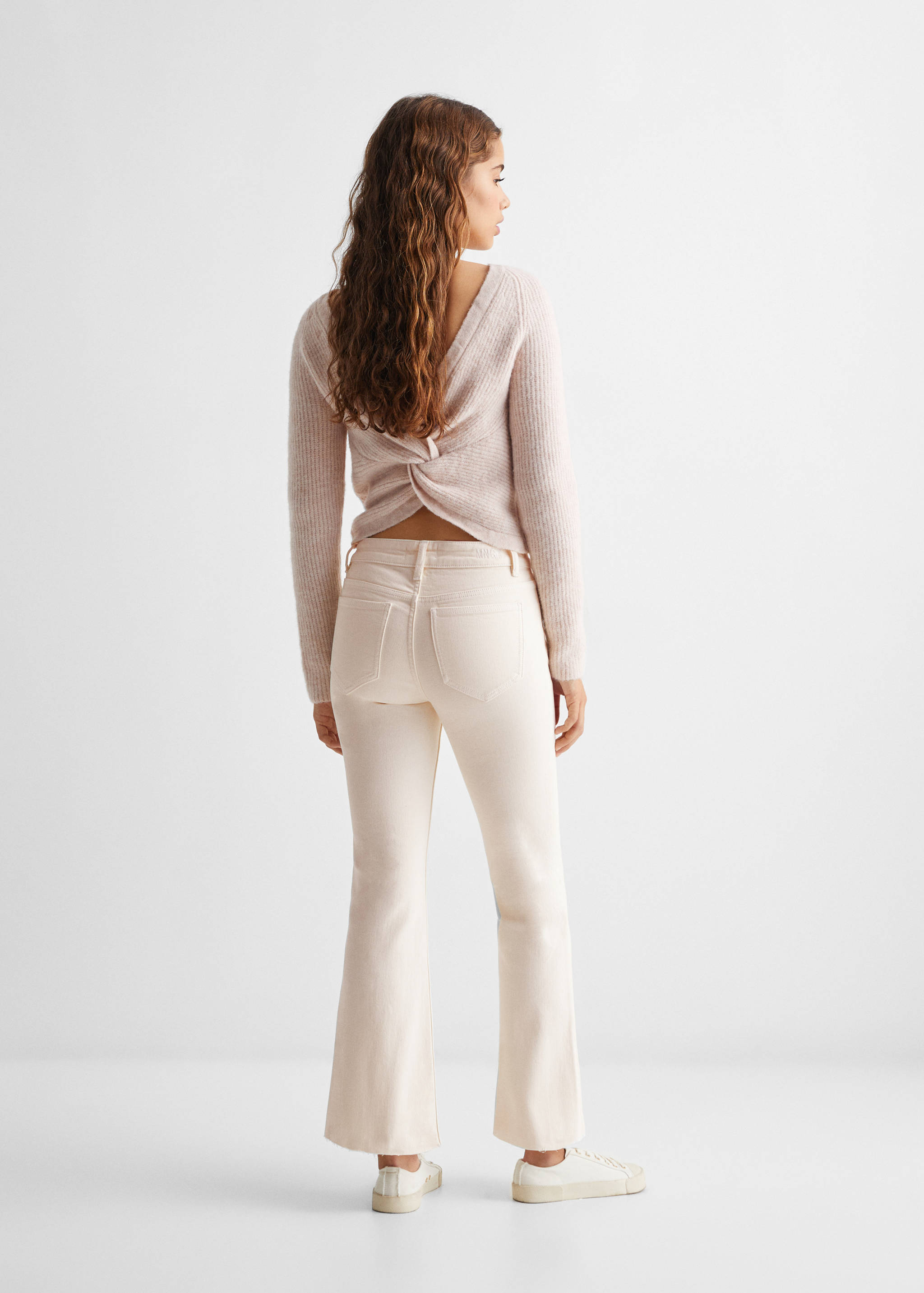 Kurze Flared-Jeans - Rückseite des Artikels