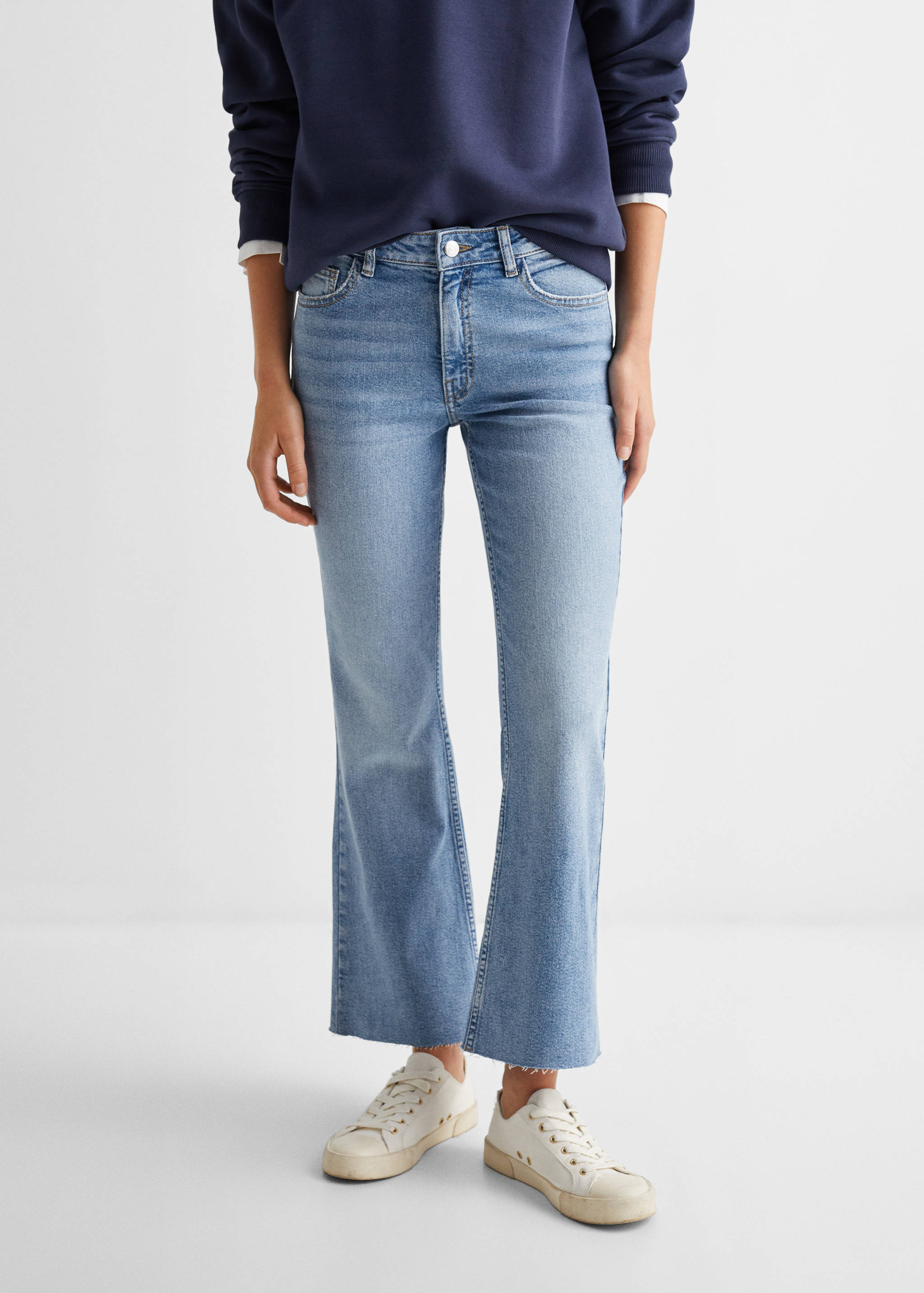Kurze Flared-Jeans - Detail des Artikels 3