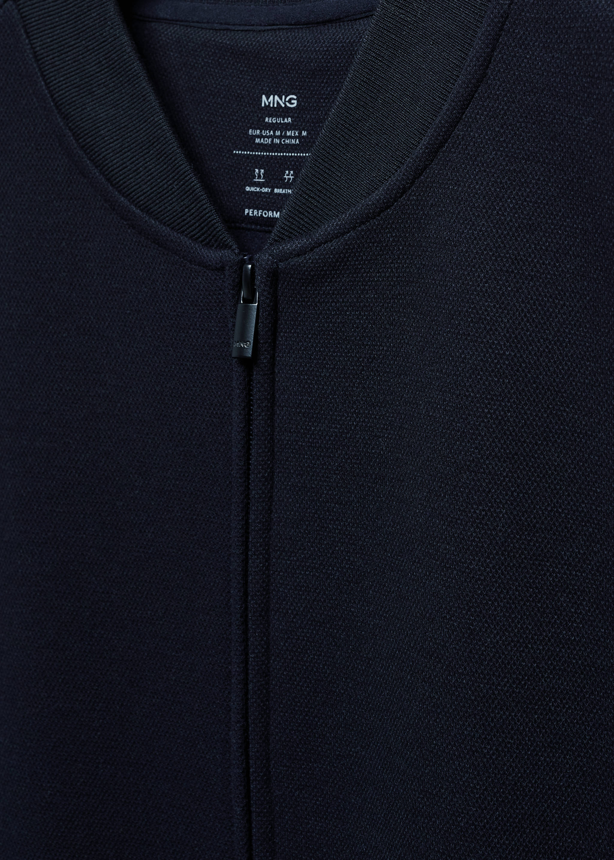 Atmungsaktive Bomberjacke mit Struktur - Detail des Artikels 8