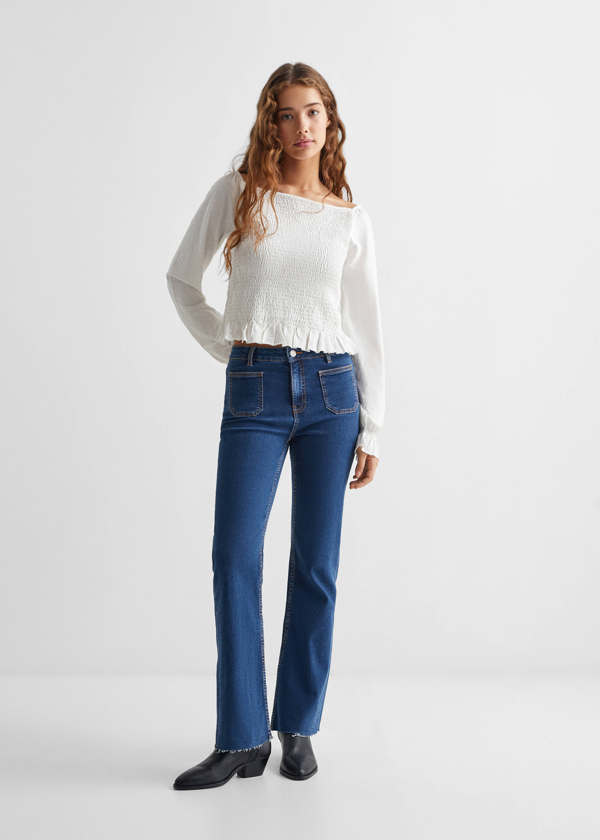 Flared Jeans mit Taschen - Allgemeine Ansicht