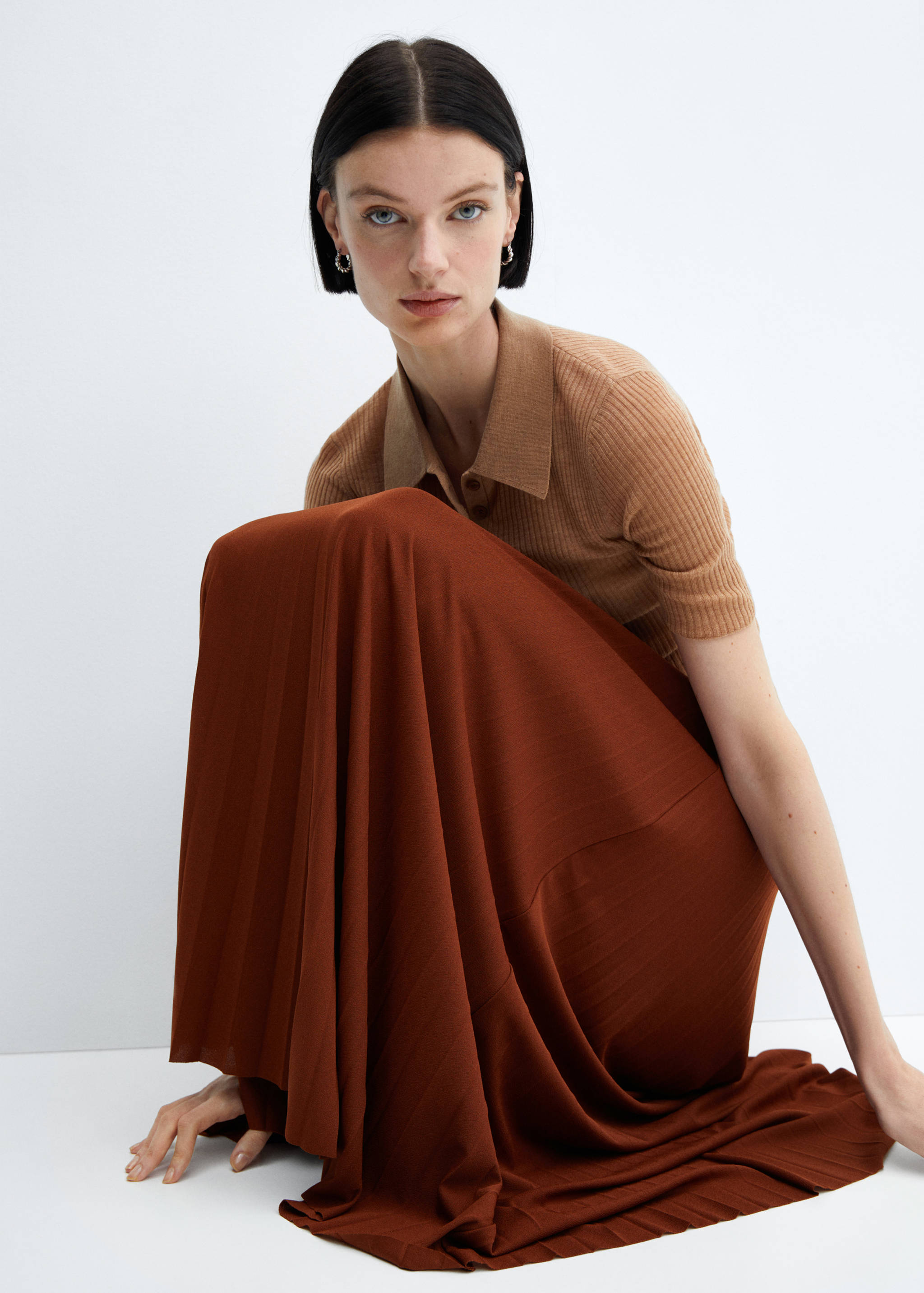 Pleated long skirt - Details of the article 2