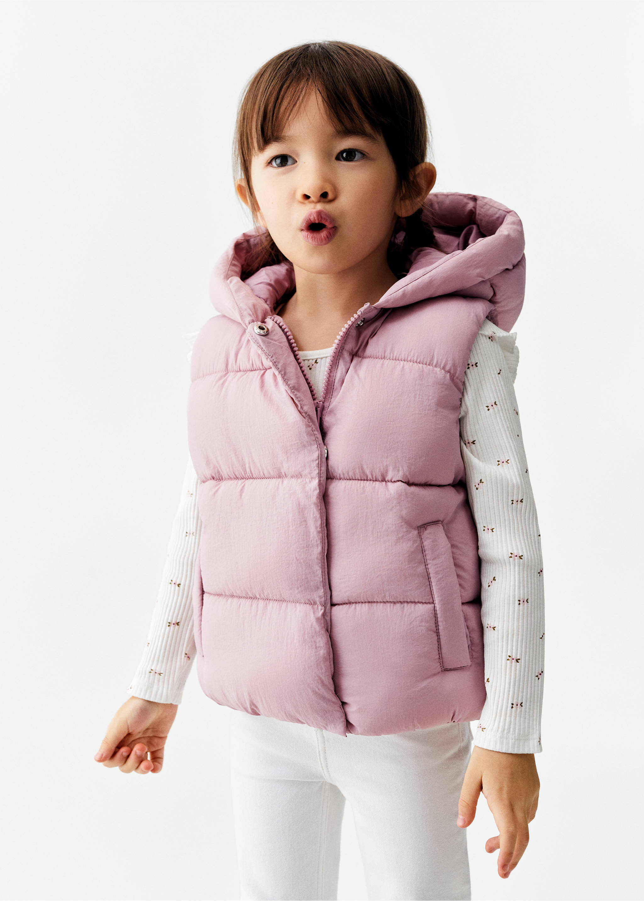 Quilted gilet with hood - Medium plane, Pink. Ref: 67080678-00.