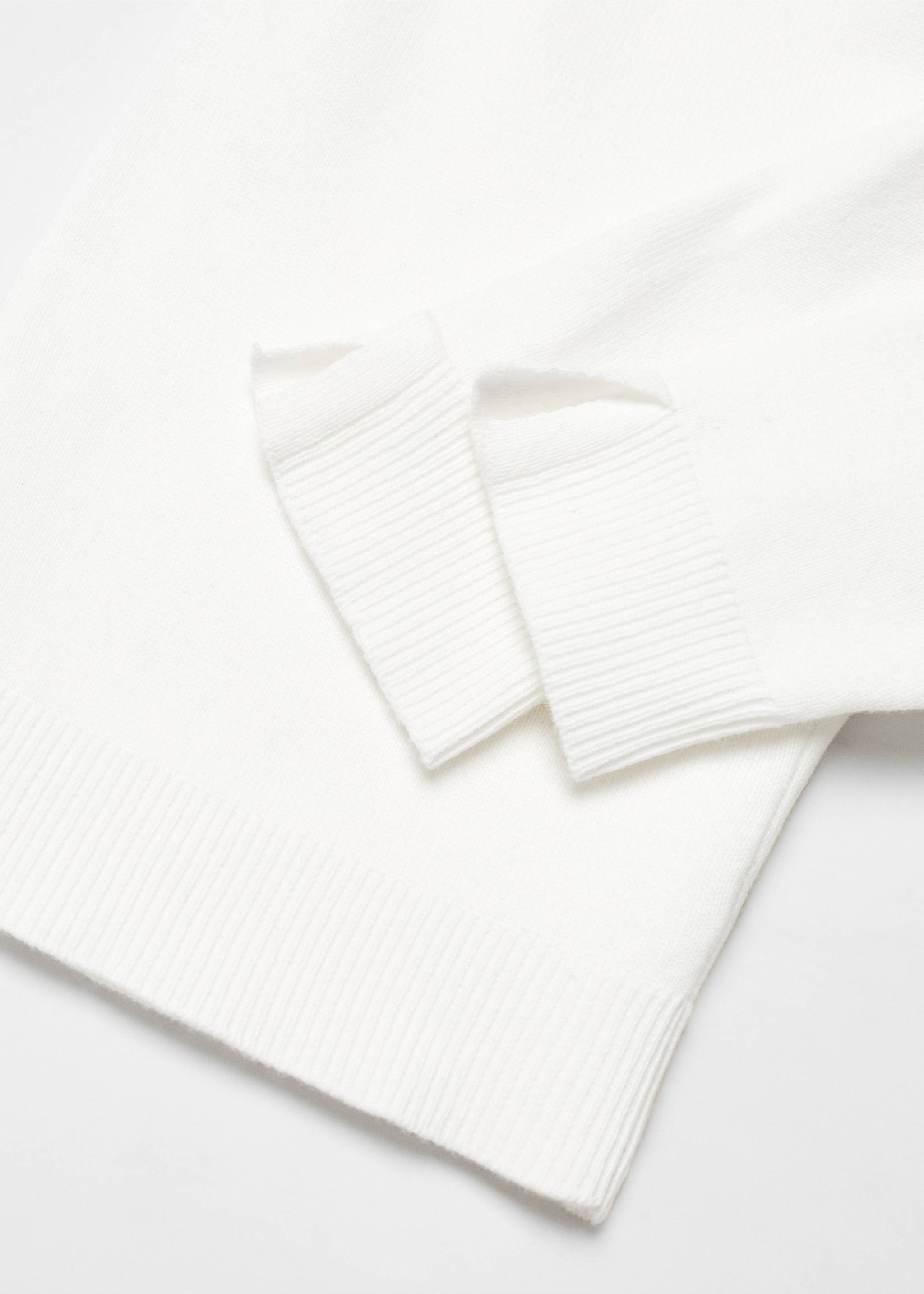Cable-knit turtleneck sweater - Details of the article 8, Ecru. Ref: 67081505-00.