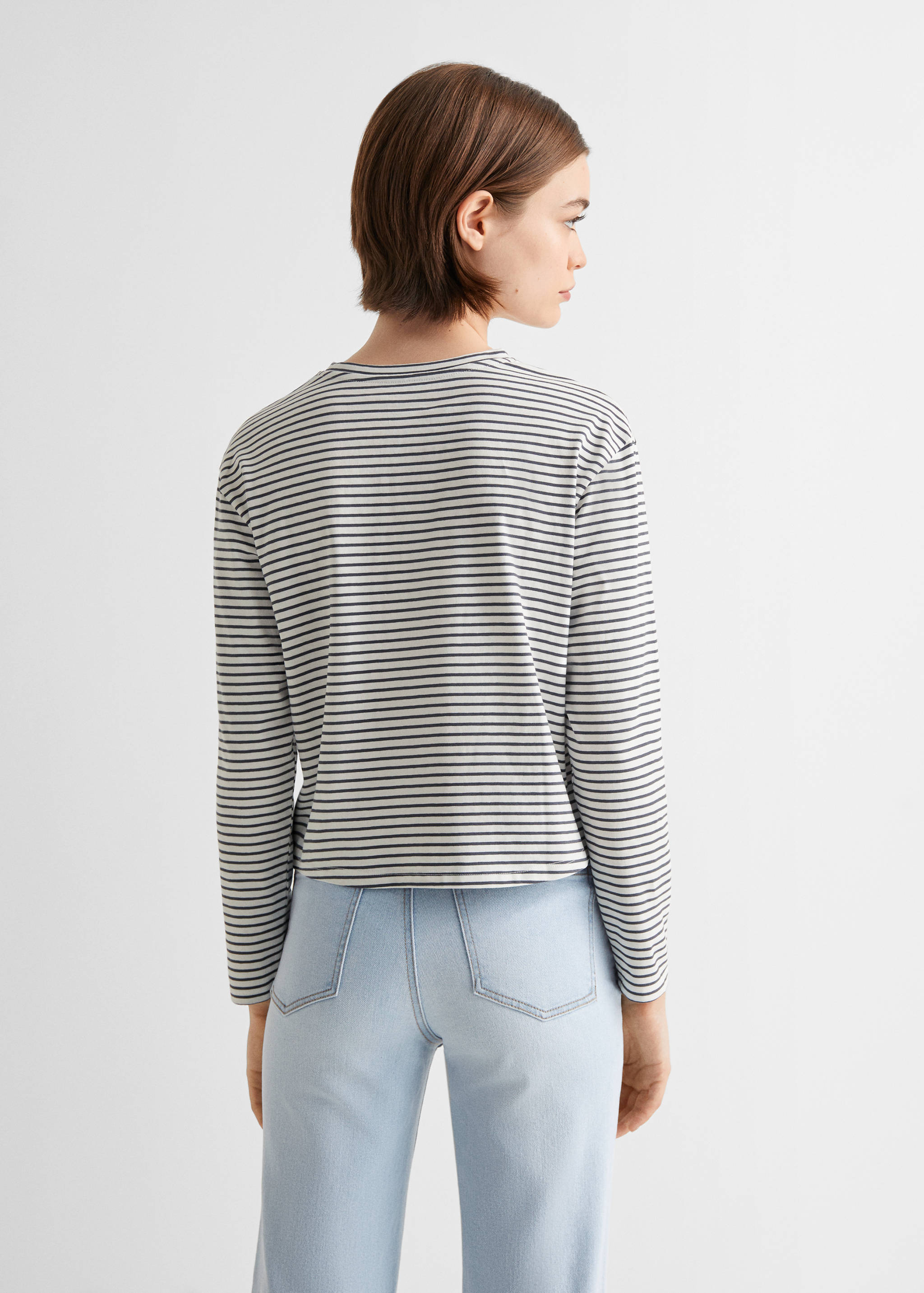 Langärmliges T-Shirt mit Streifen - Rückseite des Artikels