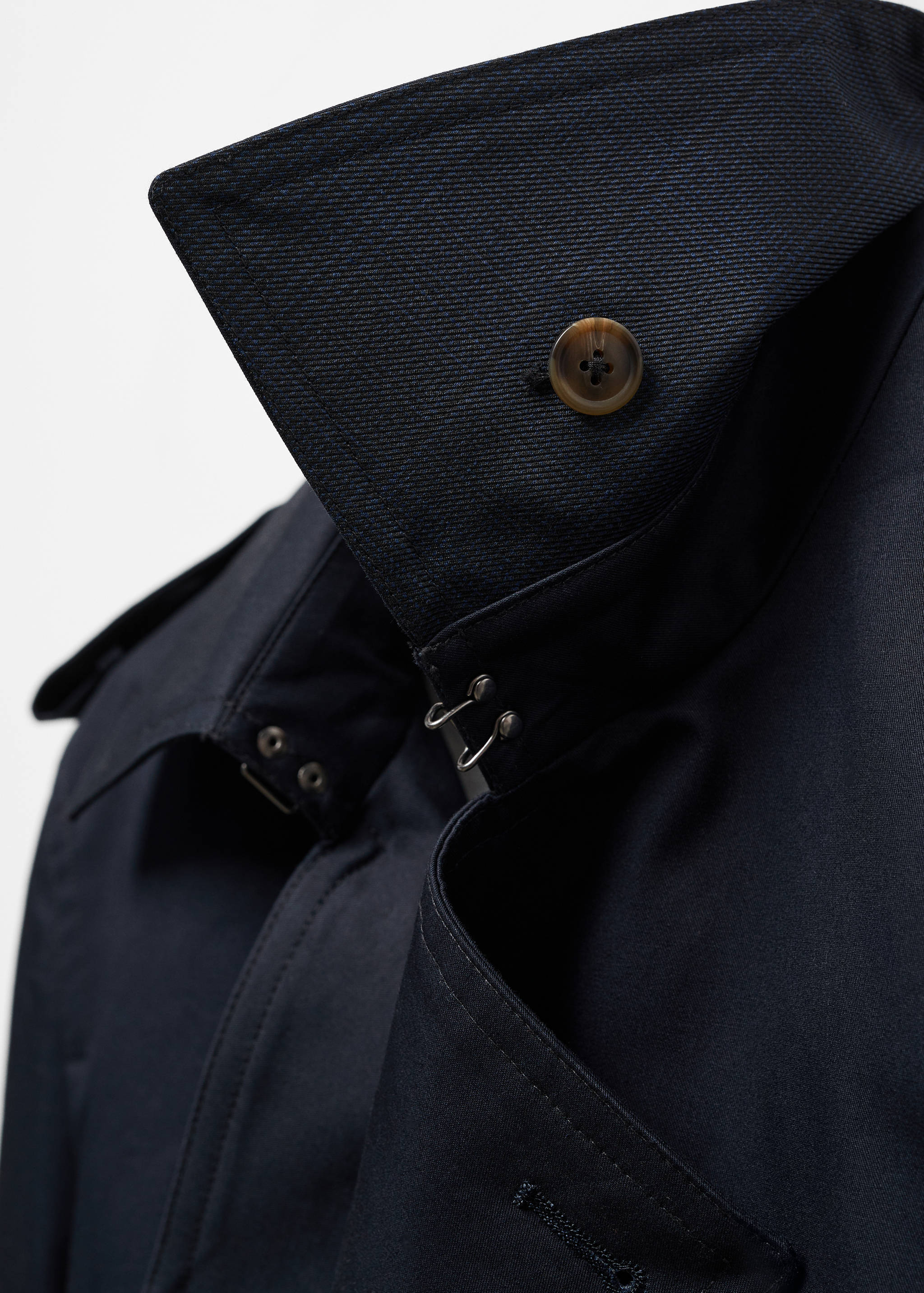 Classic water-repellent trench coat - Details of the article 8
