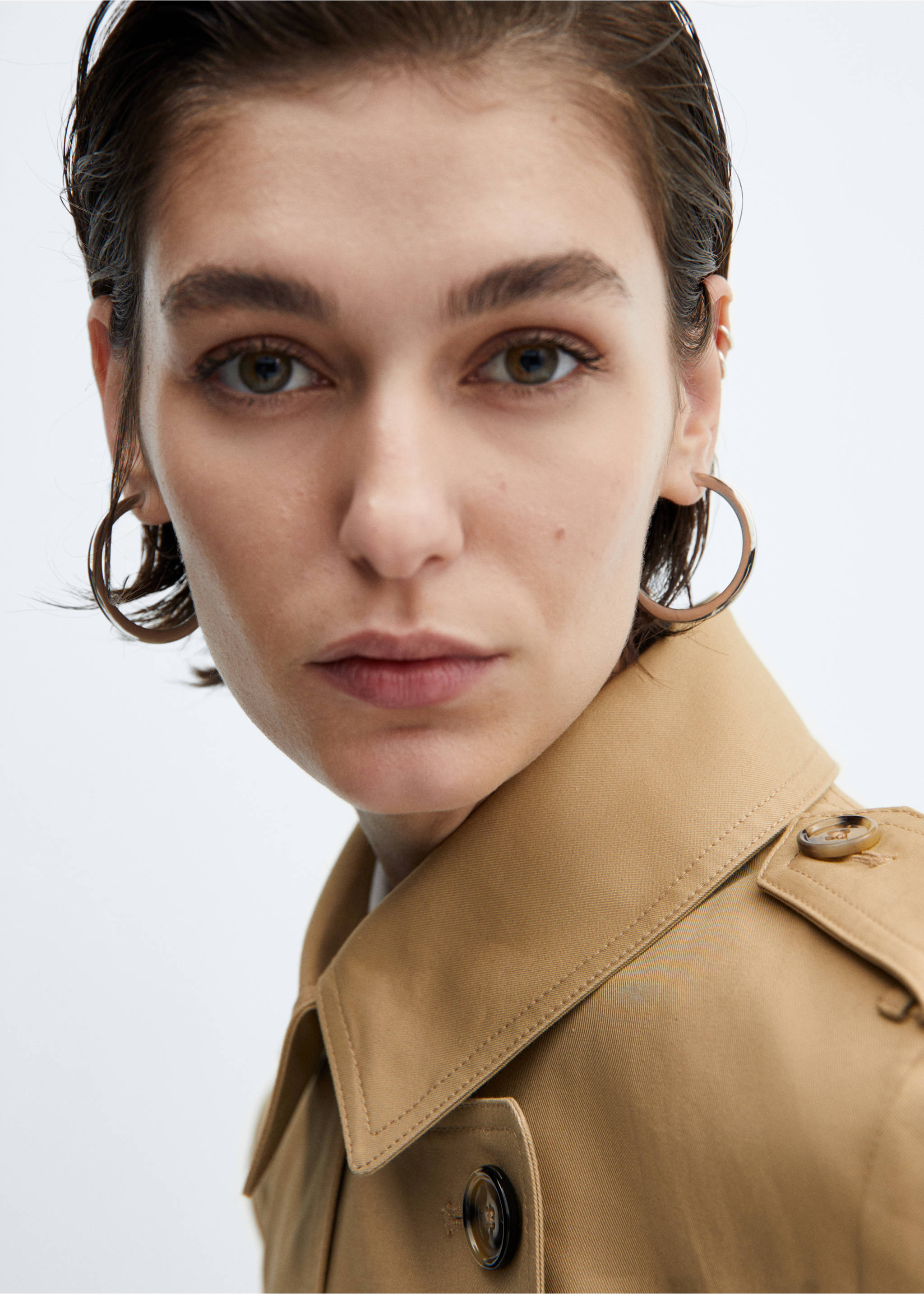 Classic trench coat with belt - Details of the article 1, Beige. Ref: 67084018-00.