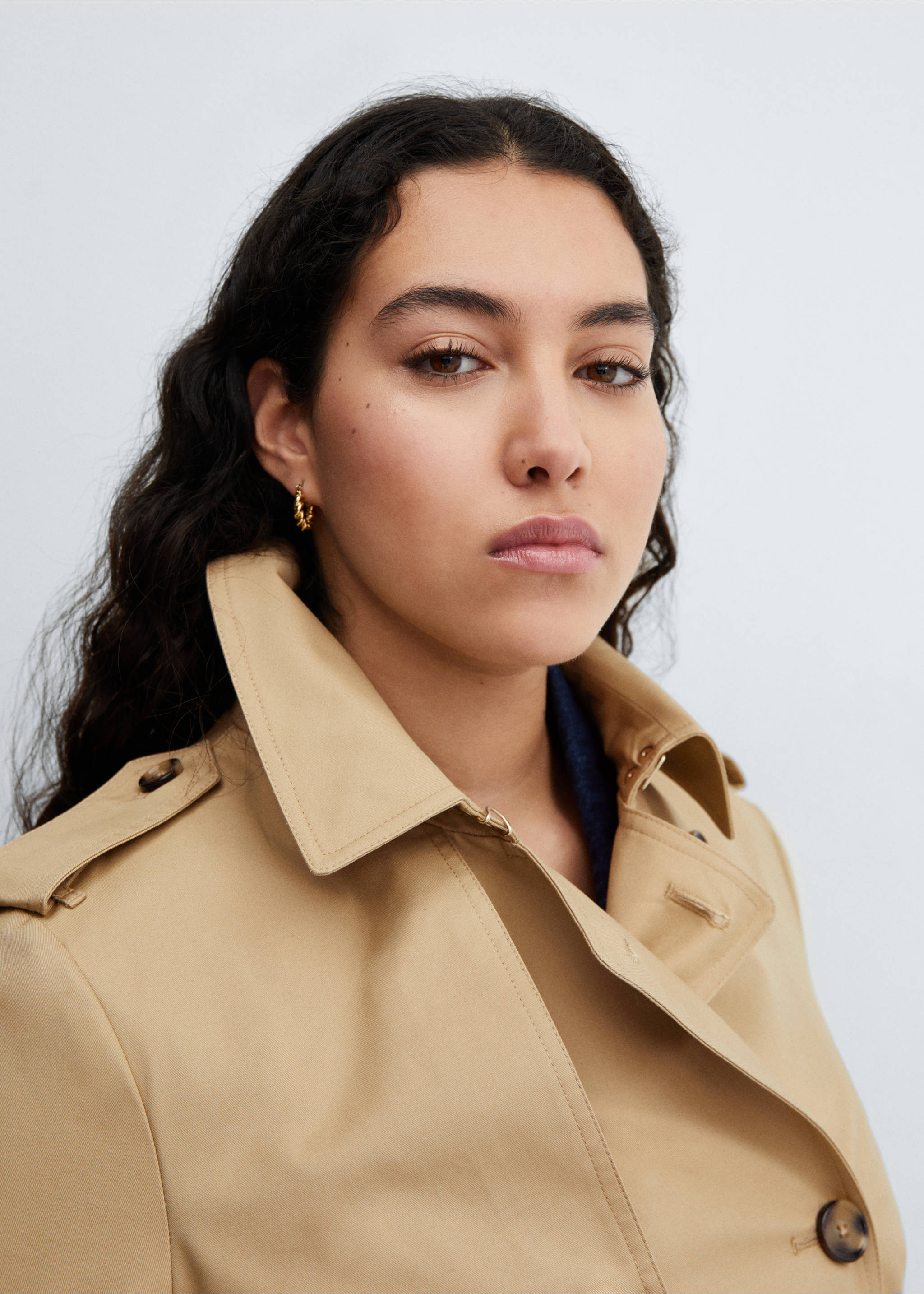 Classic trench coat with belt - Details of the article 4, Beige. Ref: 67084018-00.