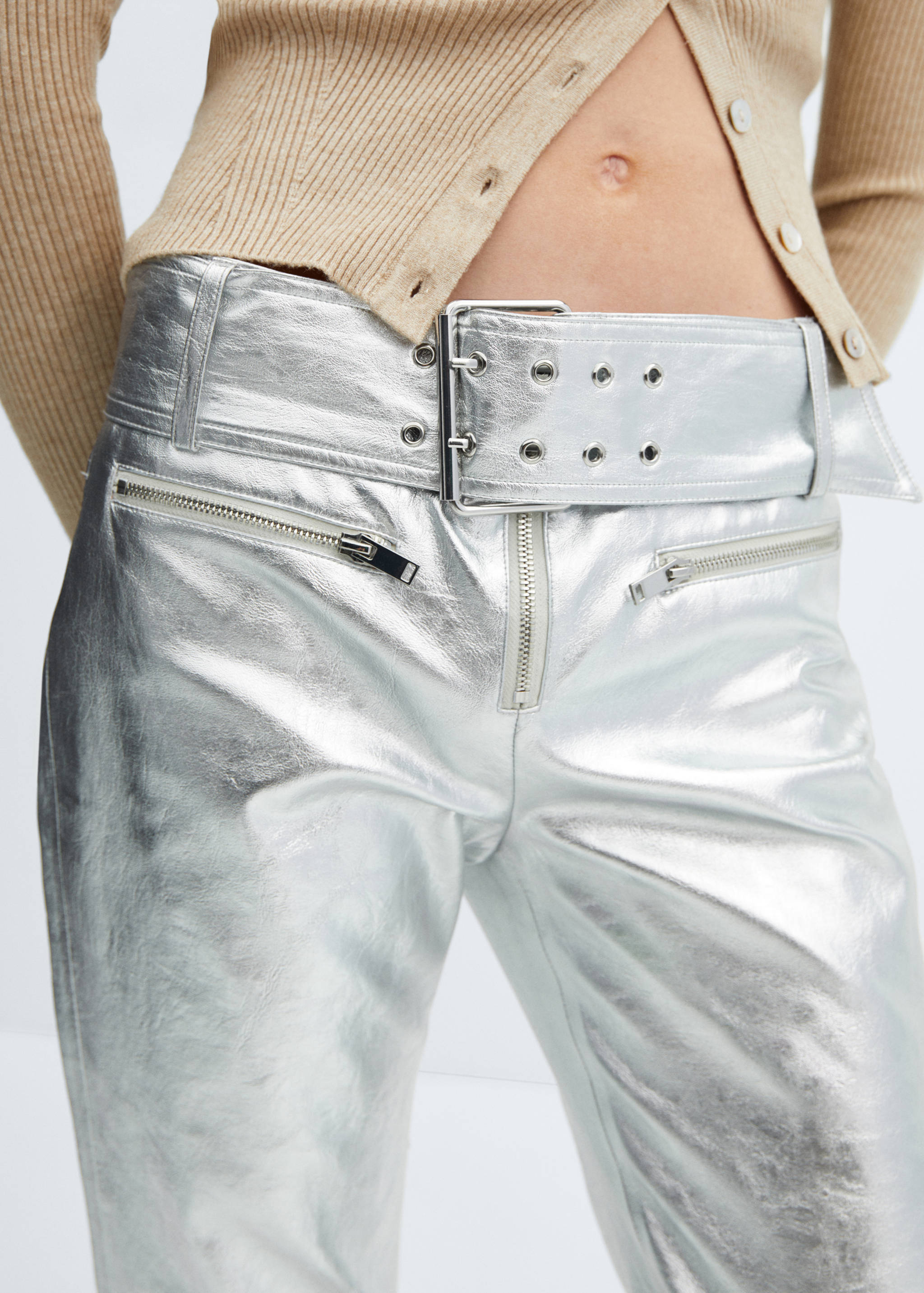 Metallic pants with belt - Details of the article 1