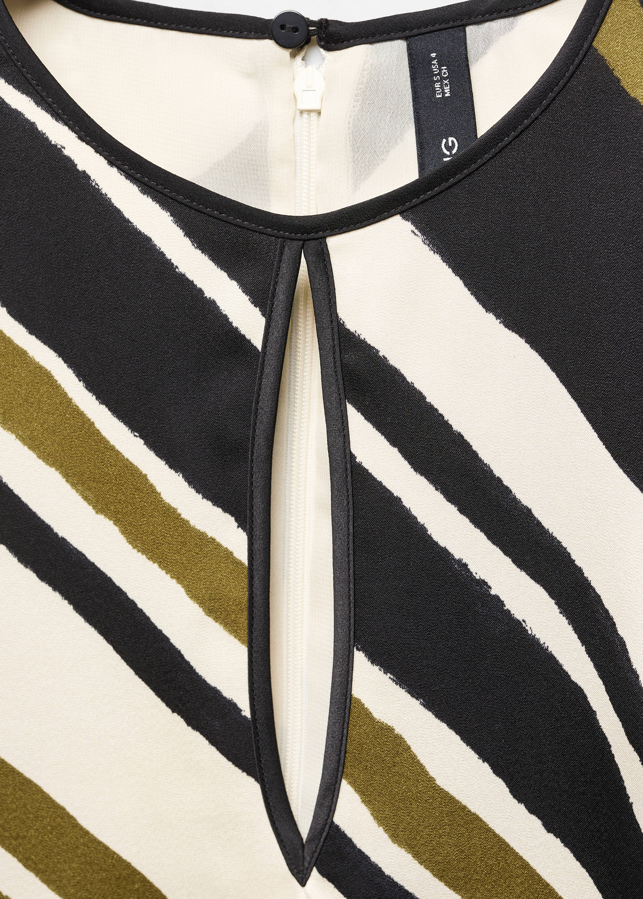 Streifenkleid mit Gürtel - Detail des Artikels 8