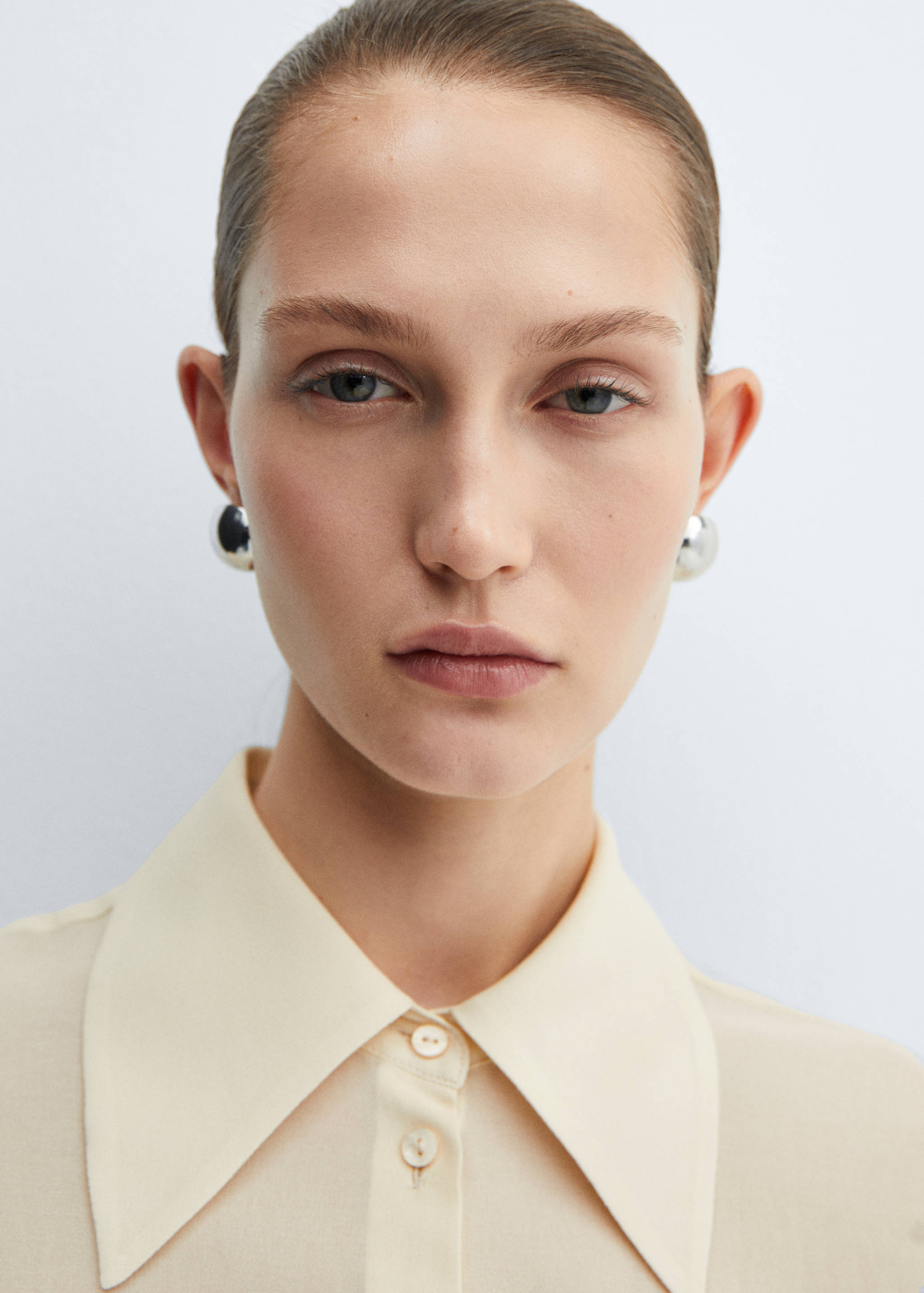 Soepelvallende blouse met knopen - Detail van het artikel 1