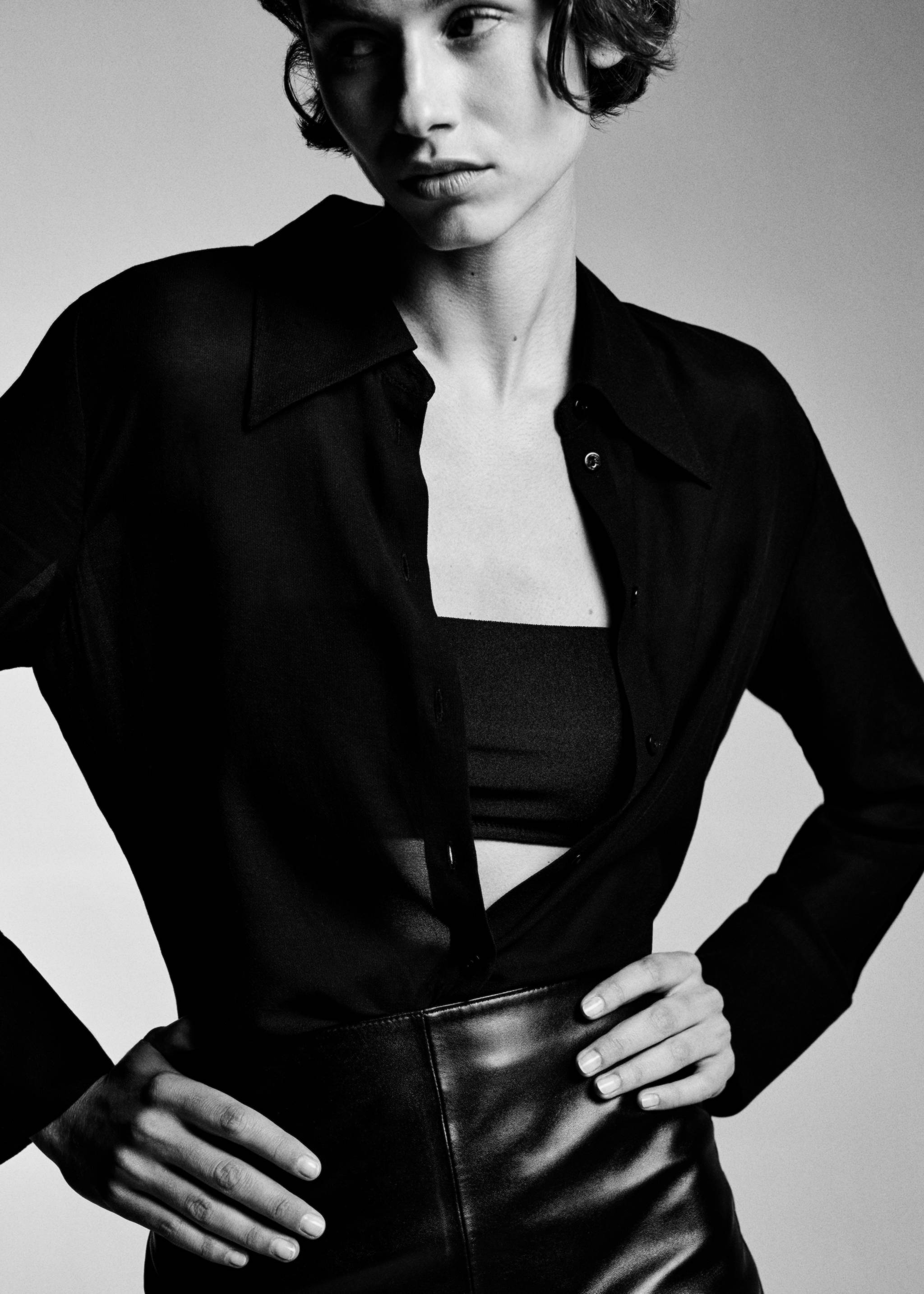 Soepelvallende blouse met knopen - Detail van het artikel 6