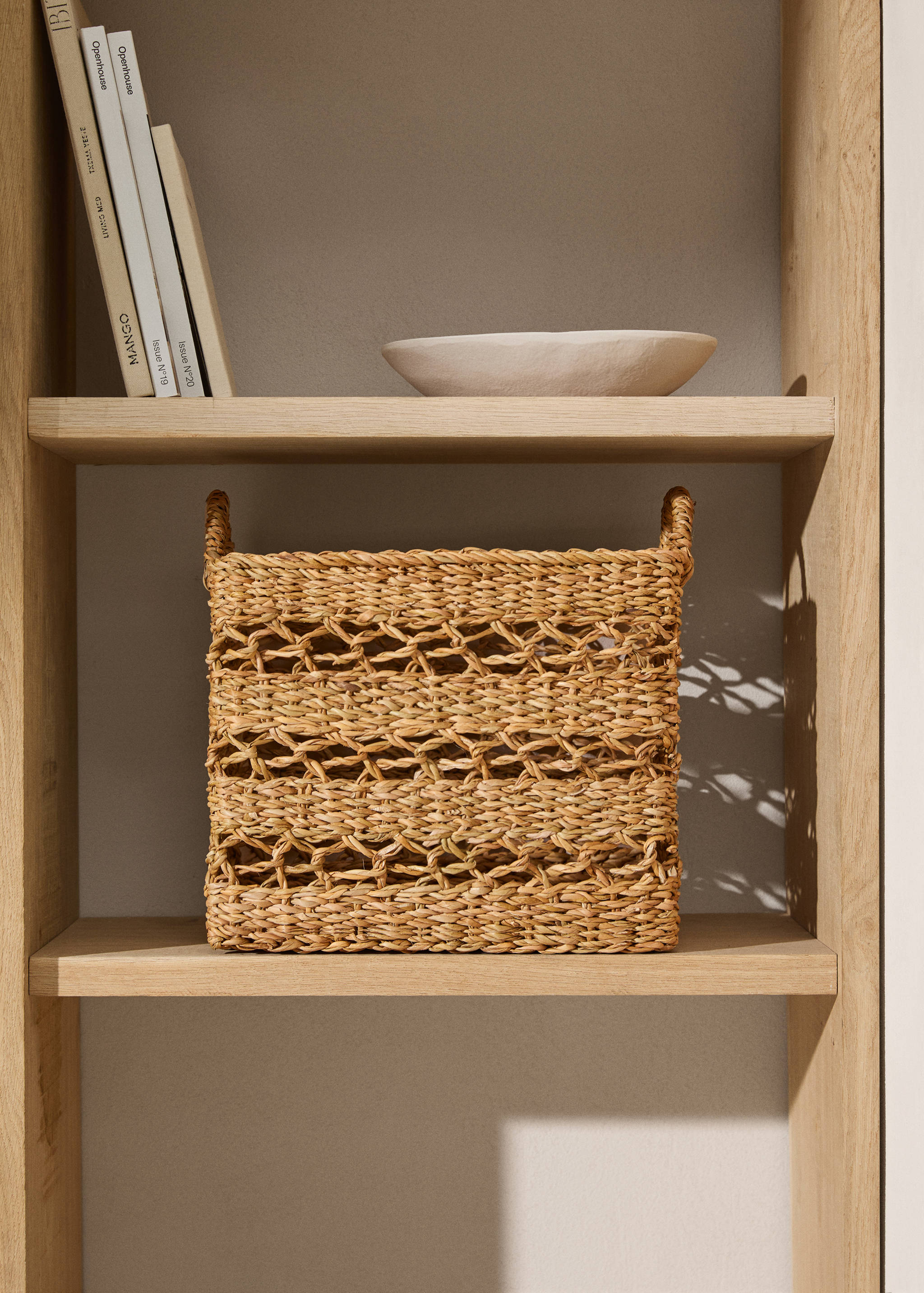 Natural fibre basket with handles 35x27cm - General plane