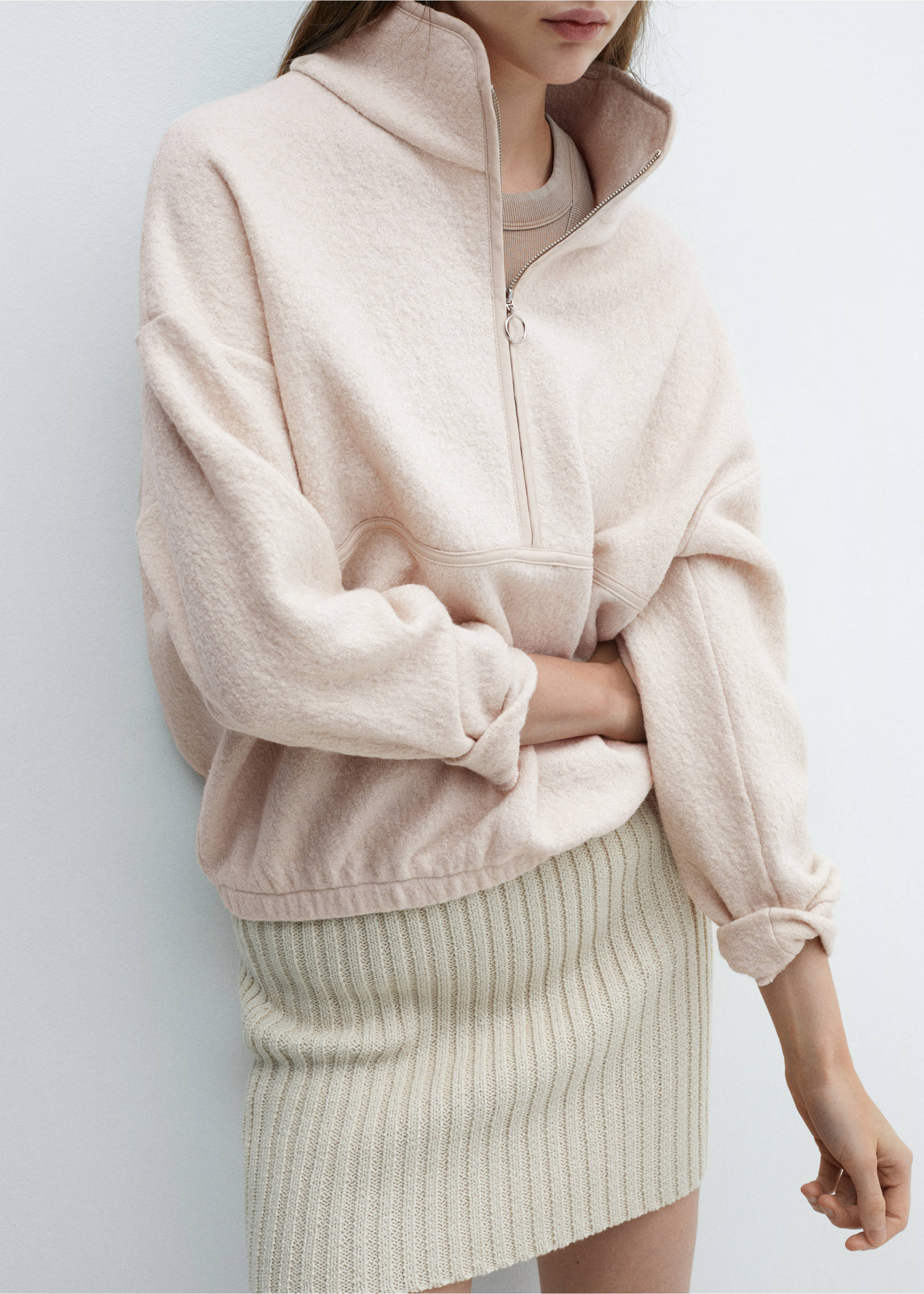 Zip-neck wool sweatshirt - Details of the article 2, Sand. Ref: 67084045-00.