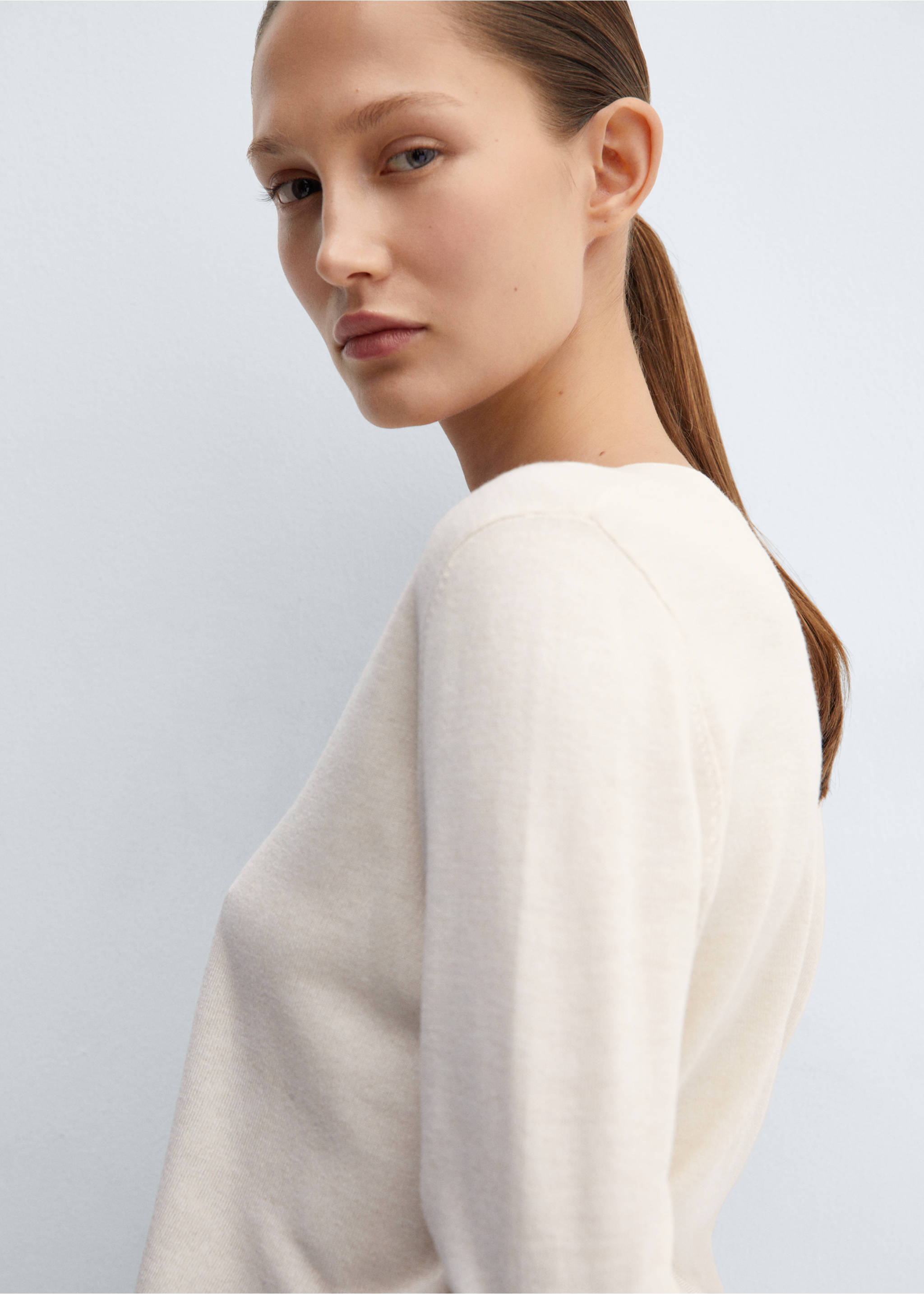 V-neck knit sweater - Details of the article 1, Ecru. Ref: 67084047-00.