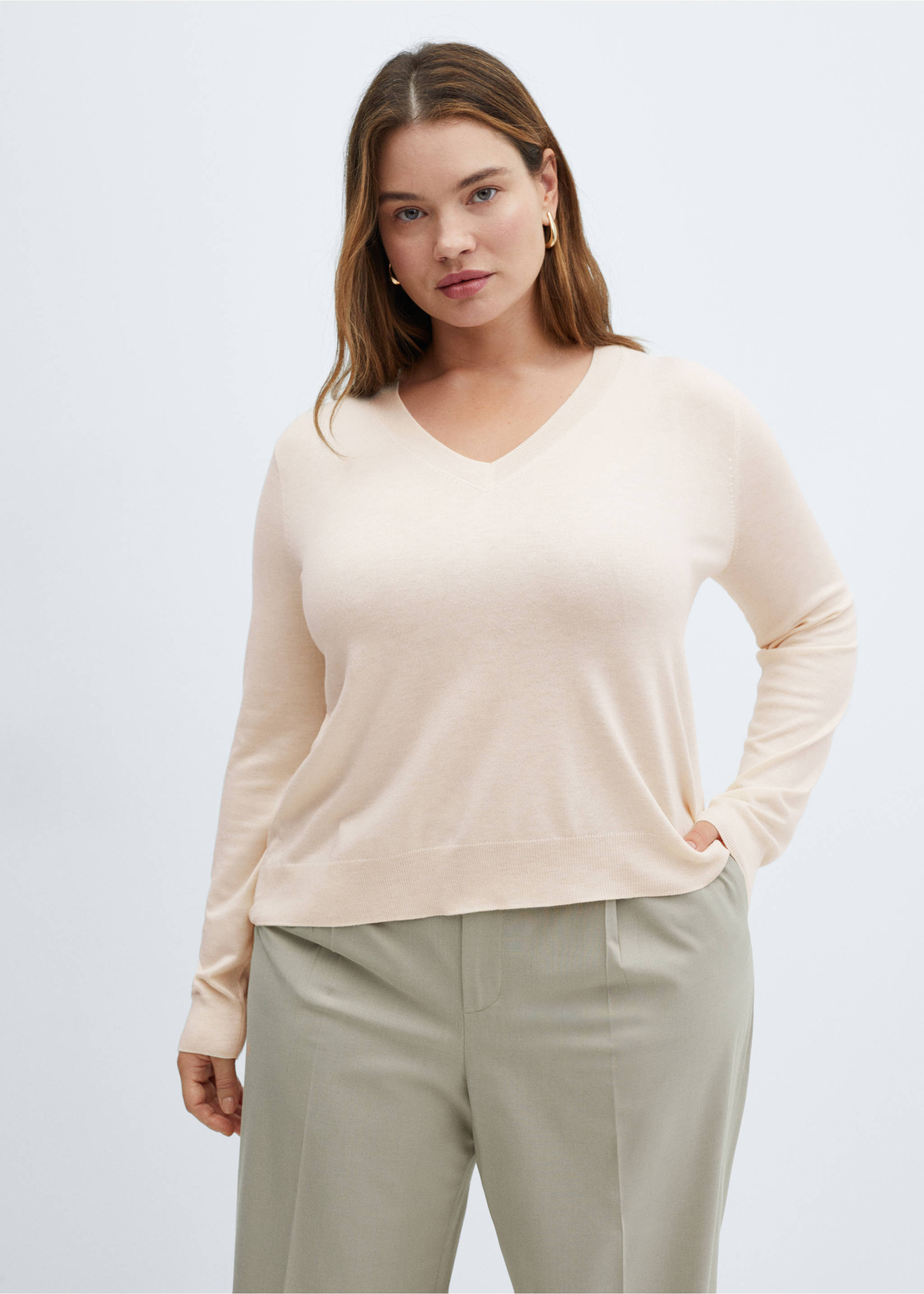 V-neck knit sweater - Details of the article 5, Ecru. Ref: 67084047-00.