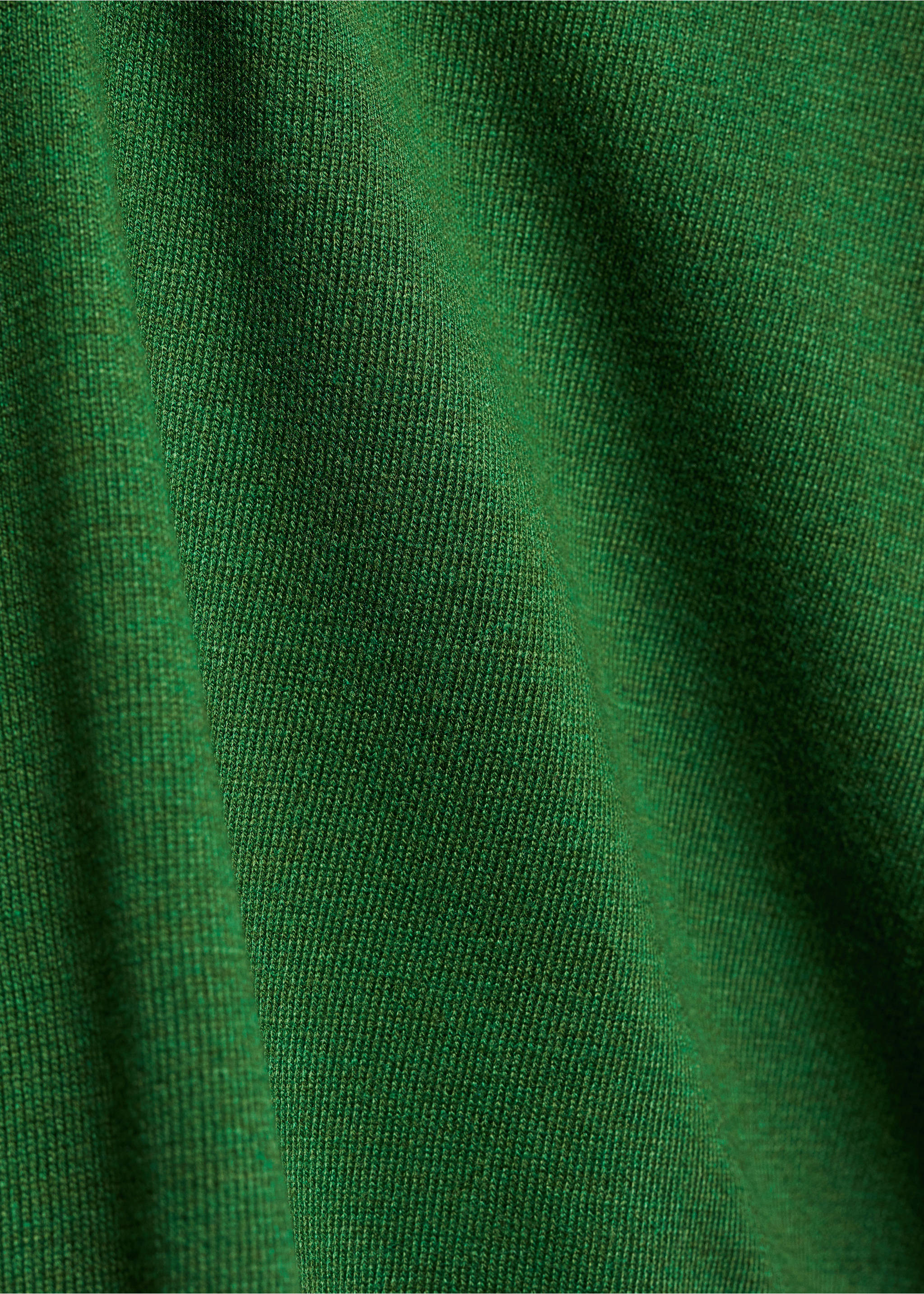 Pull-over maille col en V - Détail de l'article 8, Vert. Ref: 67084047-00.