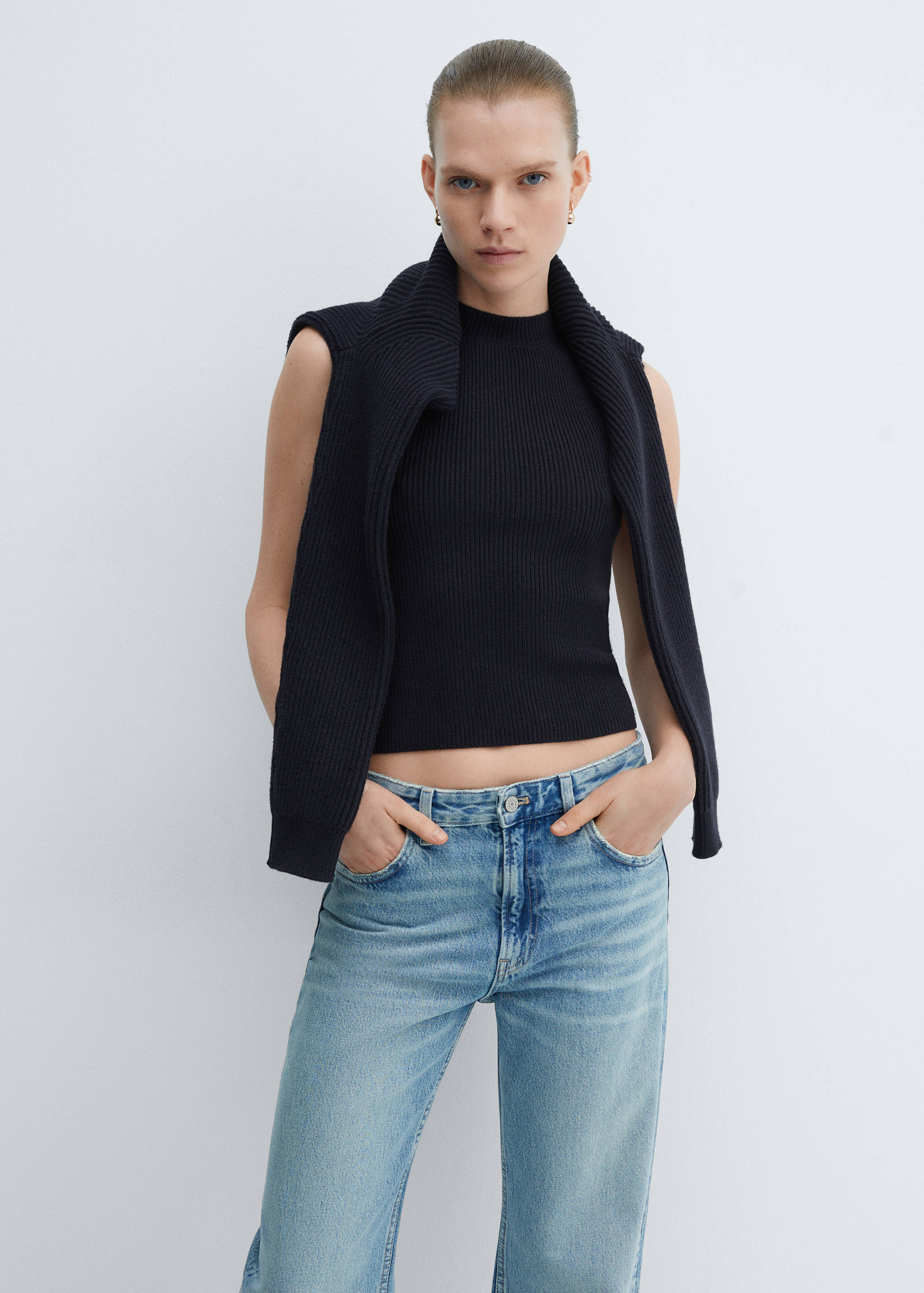 Ribbstickad topp - Bild av mittparti