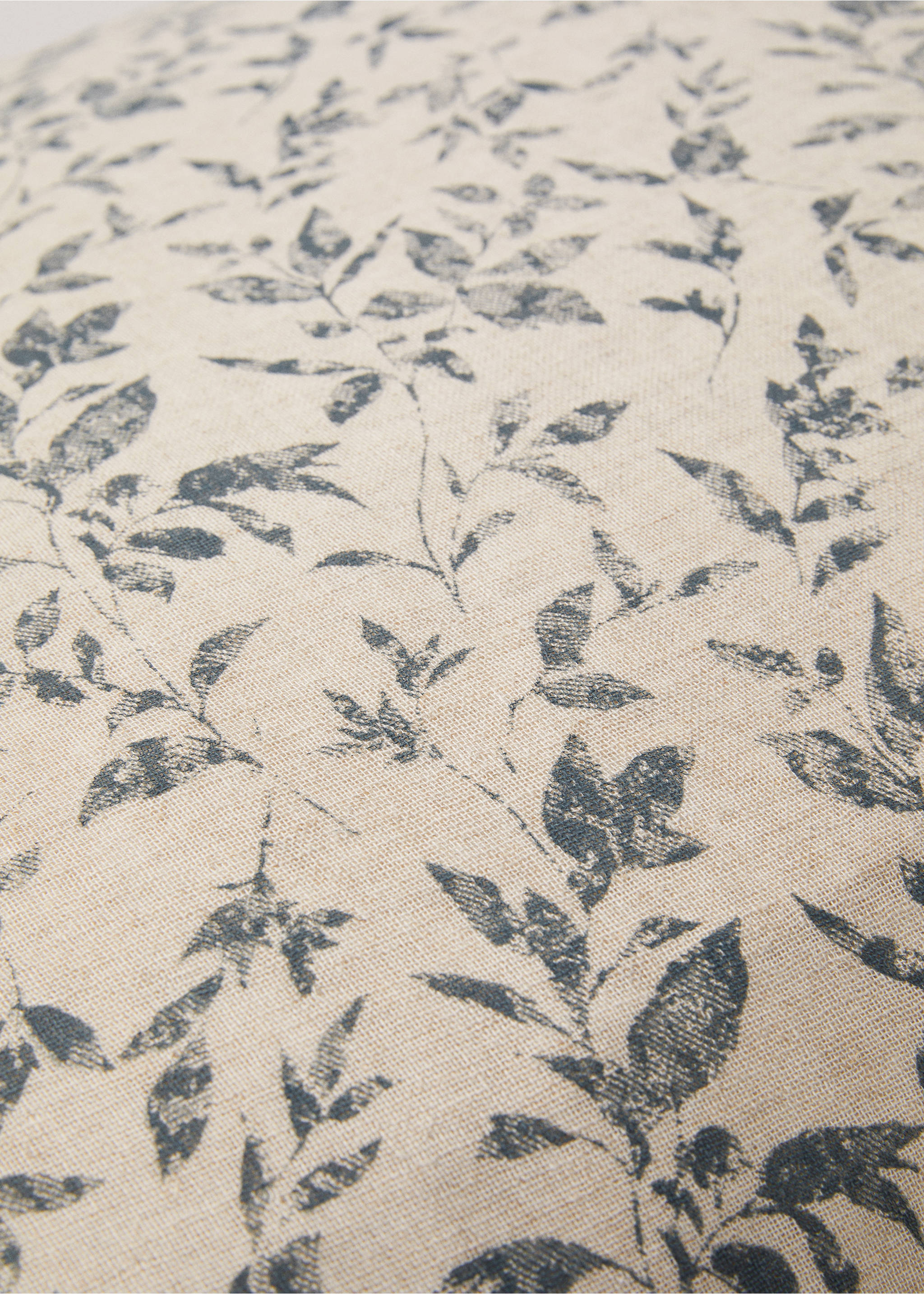 Housse de coussin coton lin fleurs 70x90 cm - Détail de l'article 4, Sable. Ref: 67084057-00.