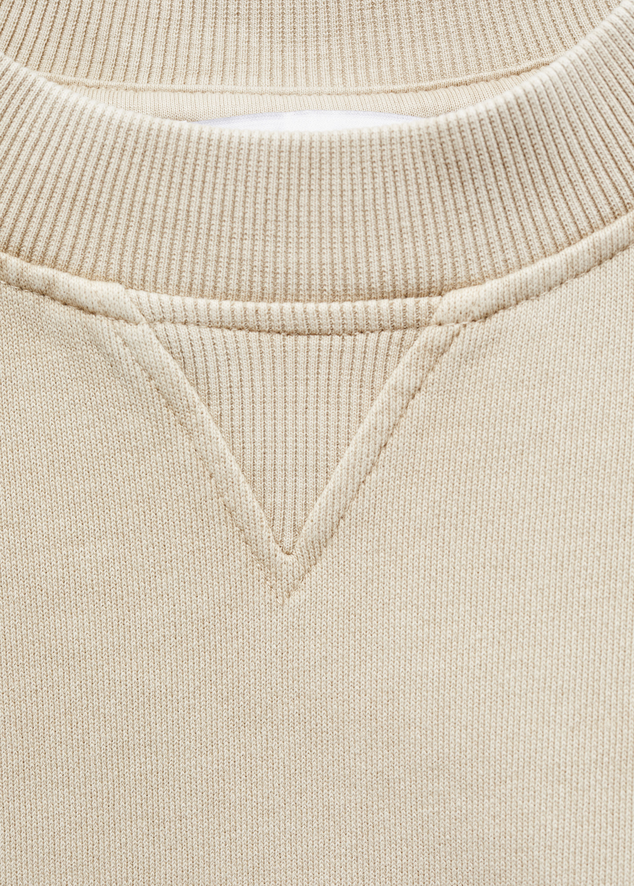 Gewaschenes Sweatshirt mit Rundhalsausschnitt - Detail des Artikels 8