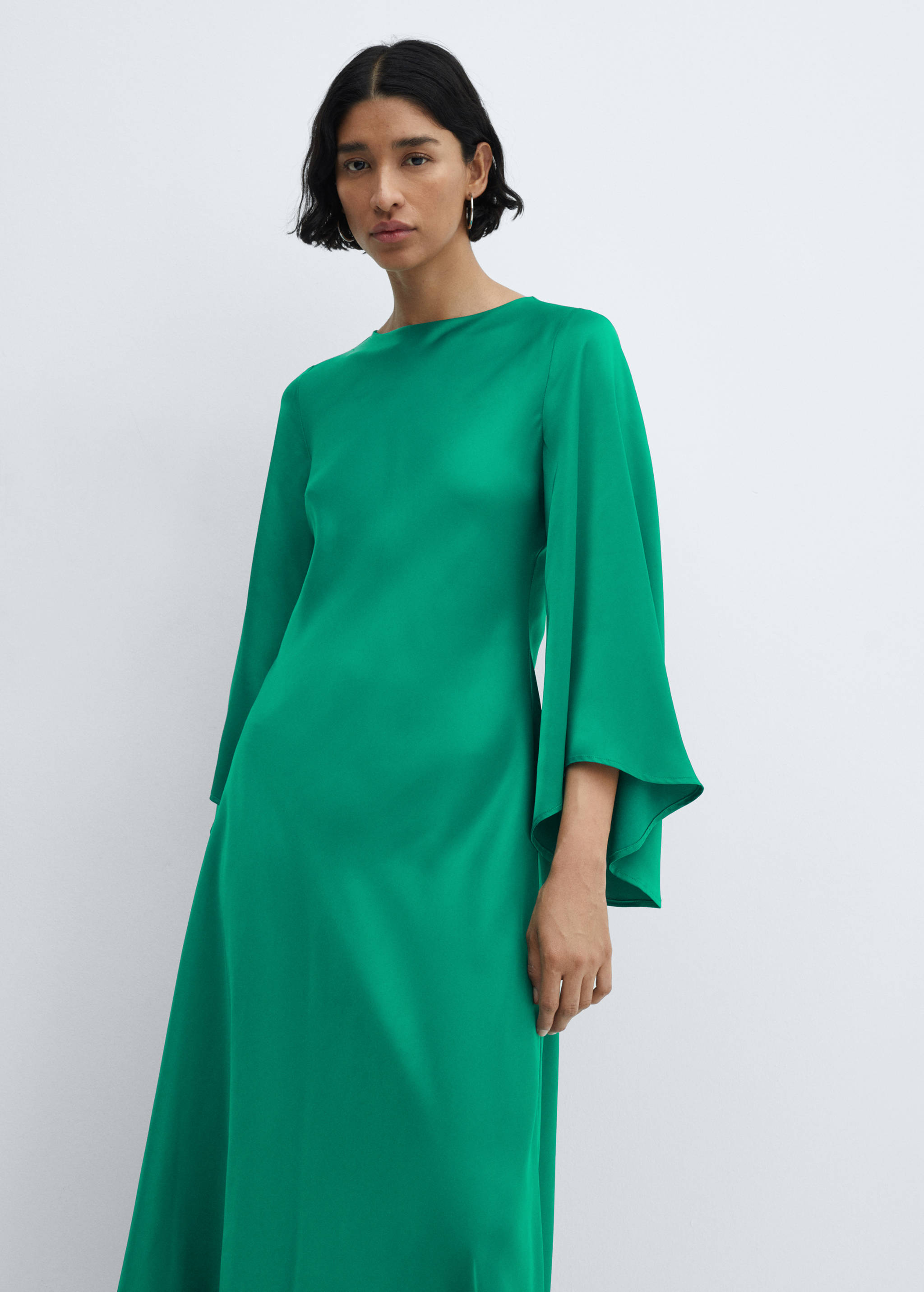 Flared-sleeve satin dress - Medium plane
