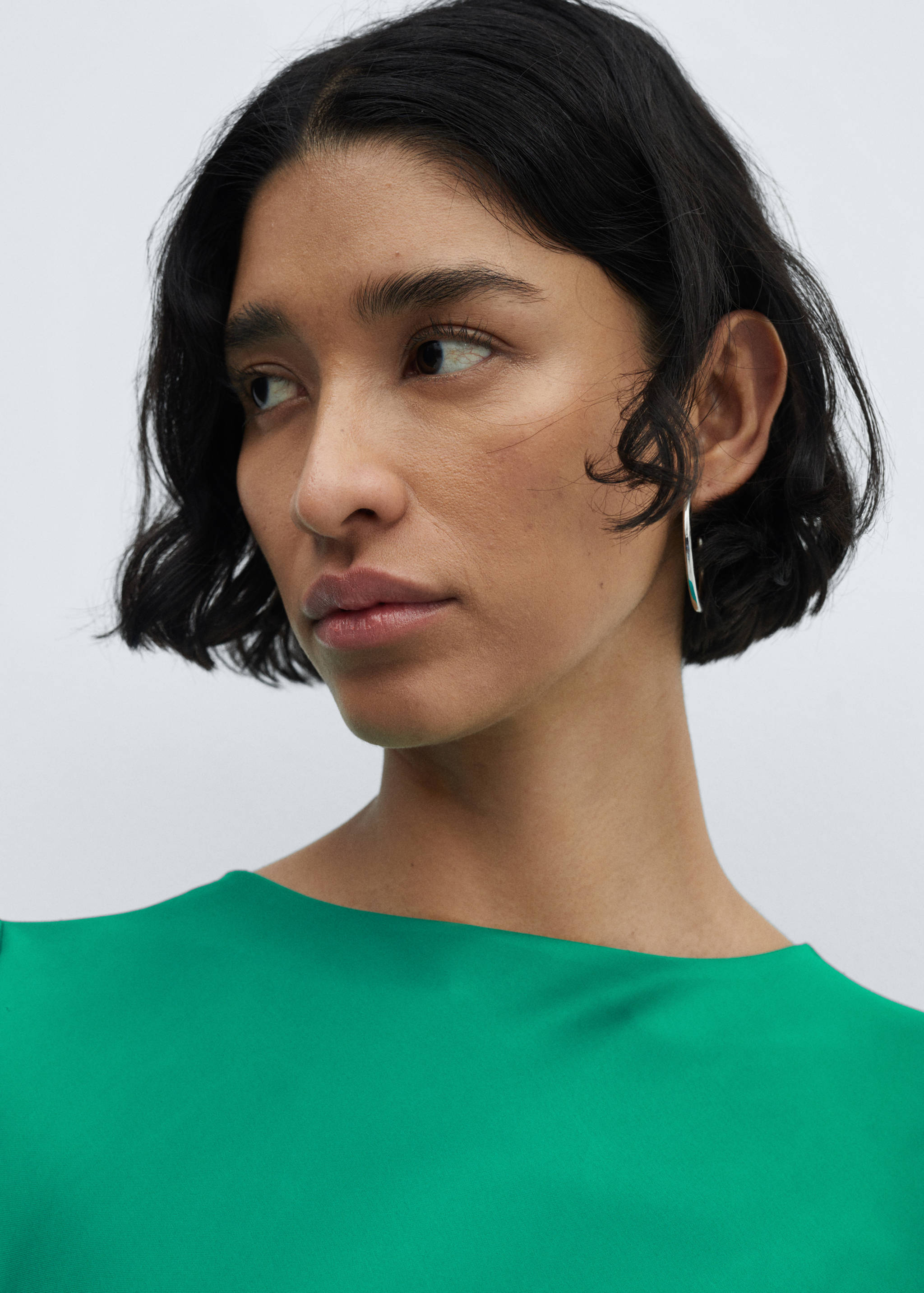 Flared-sleeve satin dress - Details of the article 1