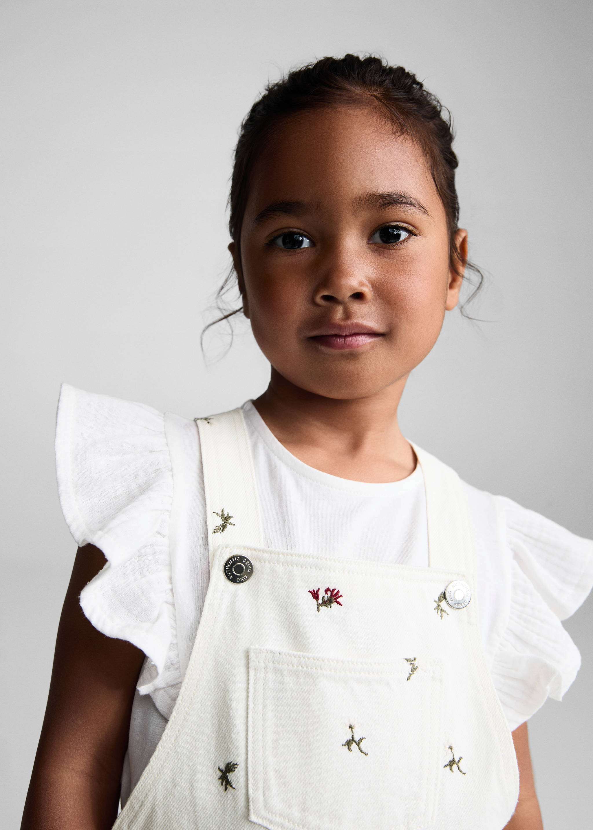 Broderade hängselbyxor i denim - Detaljer om artikeln 1