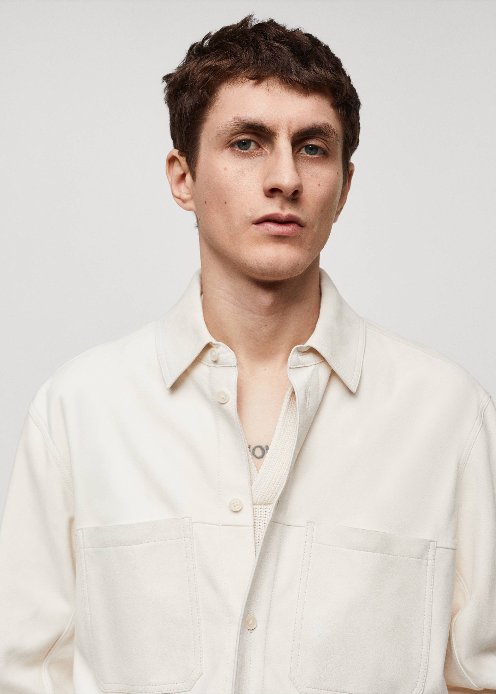 100% leather overshirt with pockets - Details of the article 1, Ecru. Ref: 67085137-00.