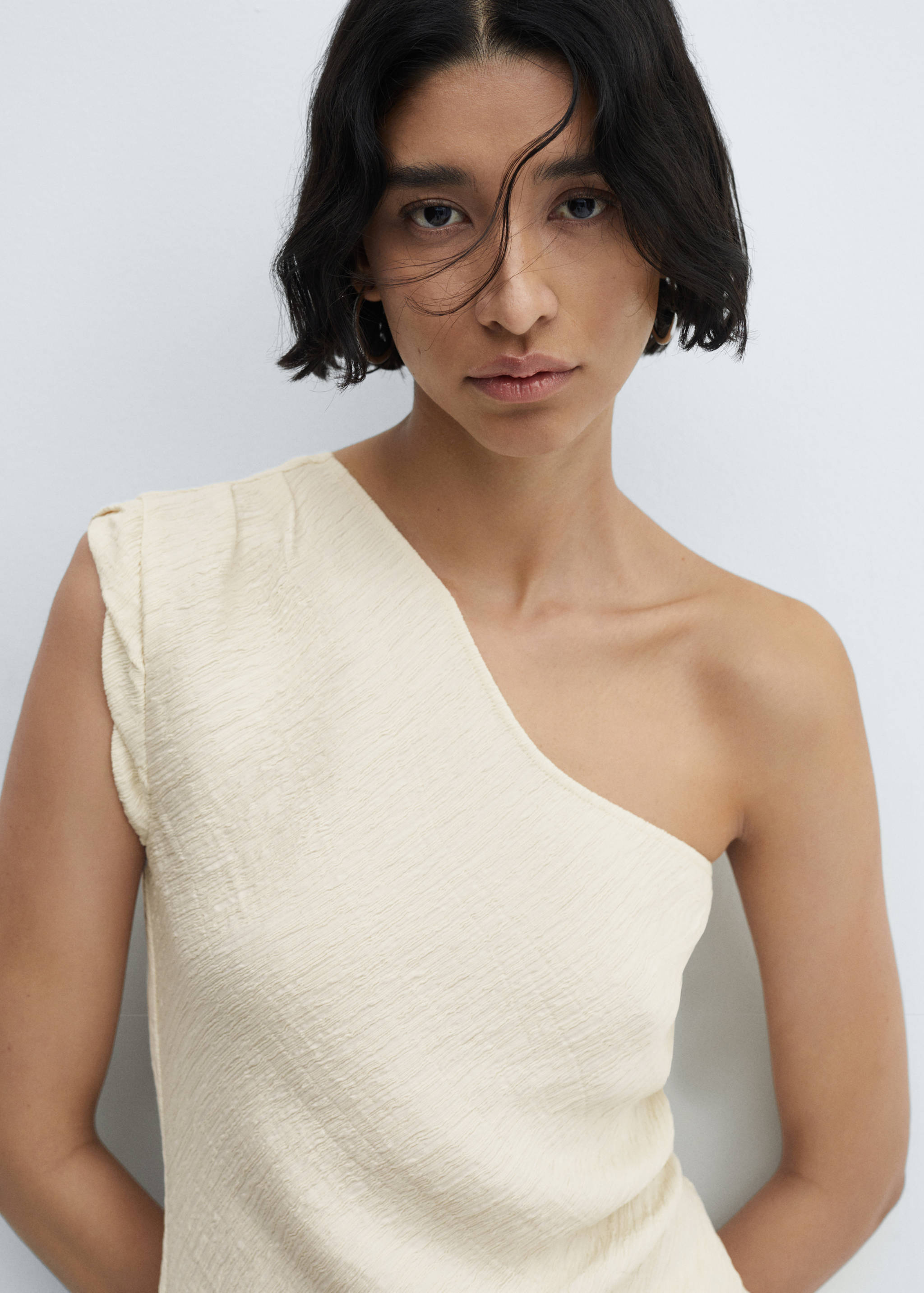Asymmetrical textured top - Details of the article 1