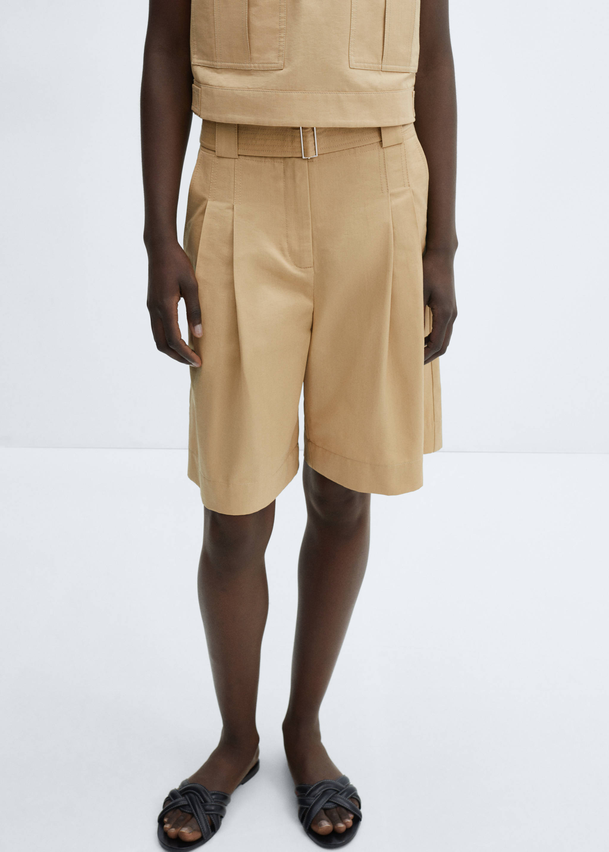 Bermuda shorts with pleat detail - Medium plane