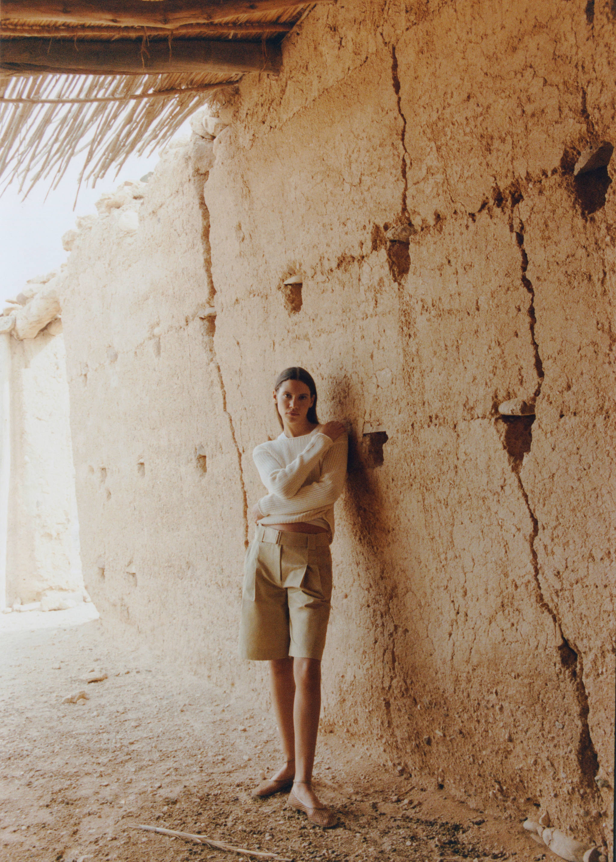 Bermuda shorts with pleat detail - Details of the article 6