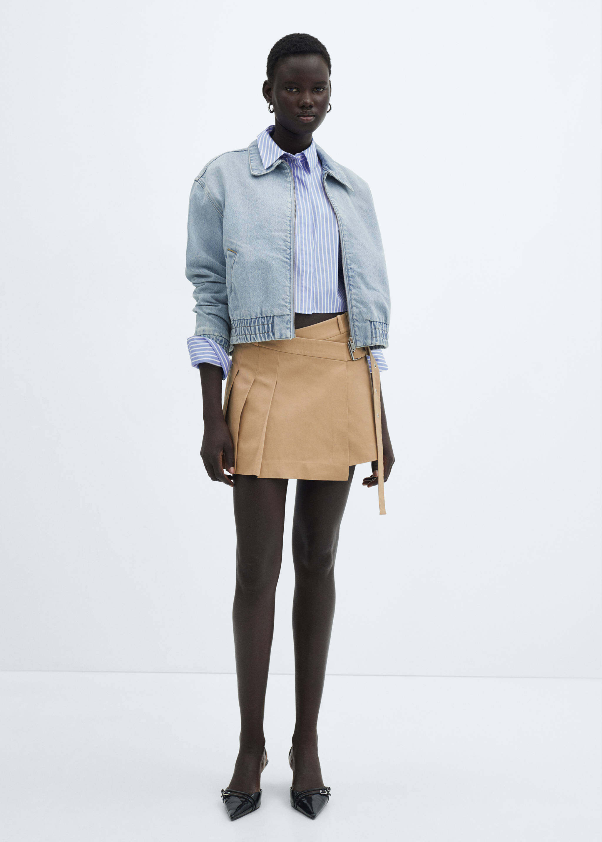 Skjørt med folder og spenne - Total bildeutsnitt