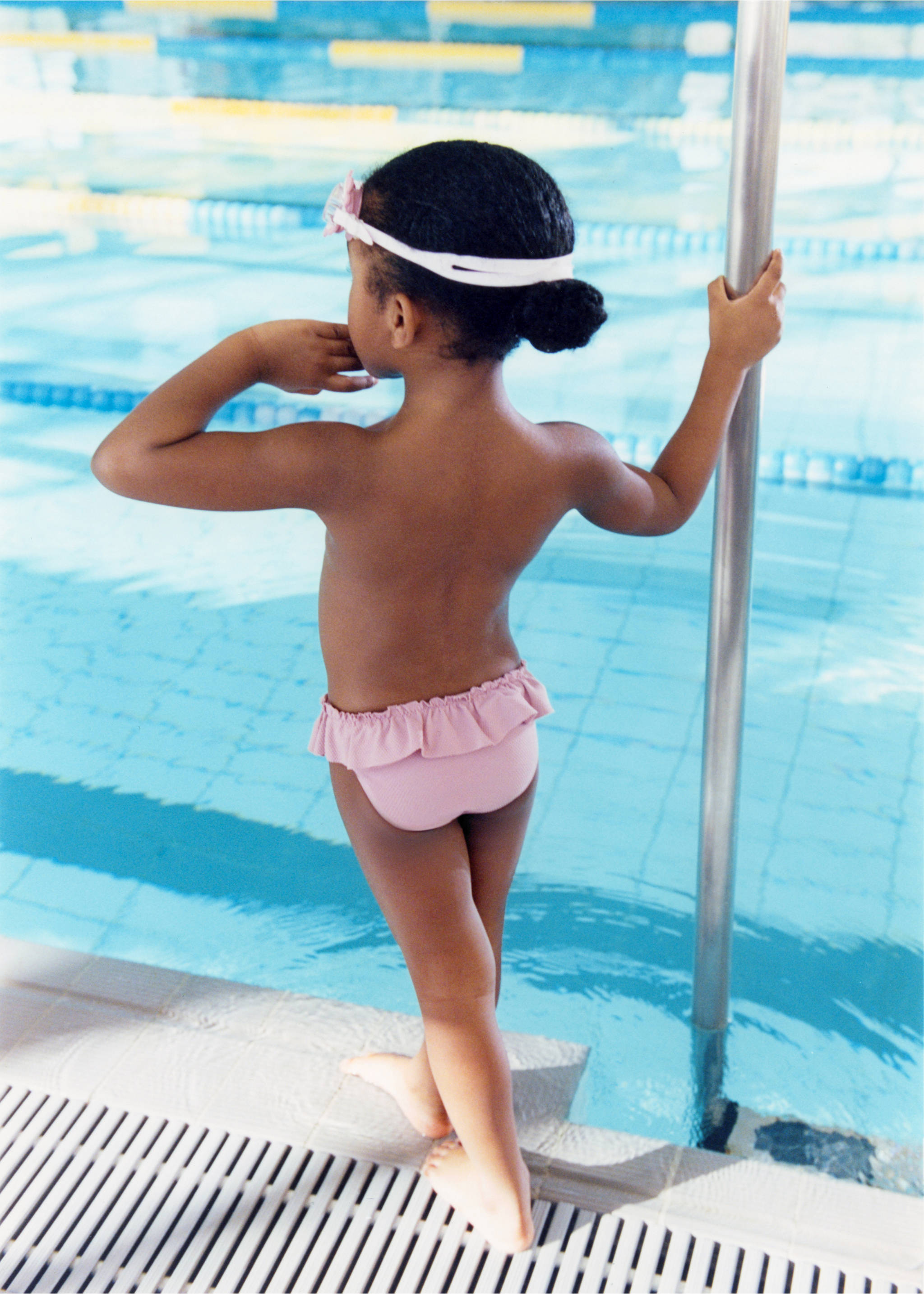 Bikini bottoms with ruffles - Details of the article 5, Pale Pink. Ref: 67086012-00.