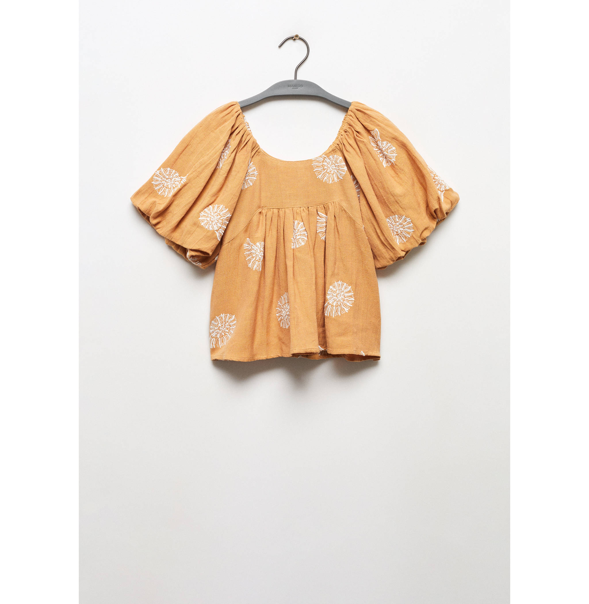Embroidered details blouse - Article without model
